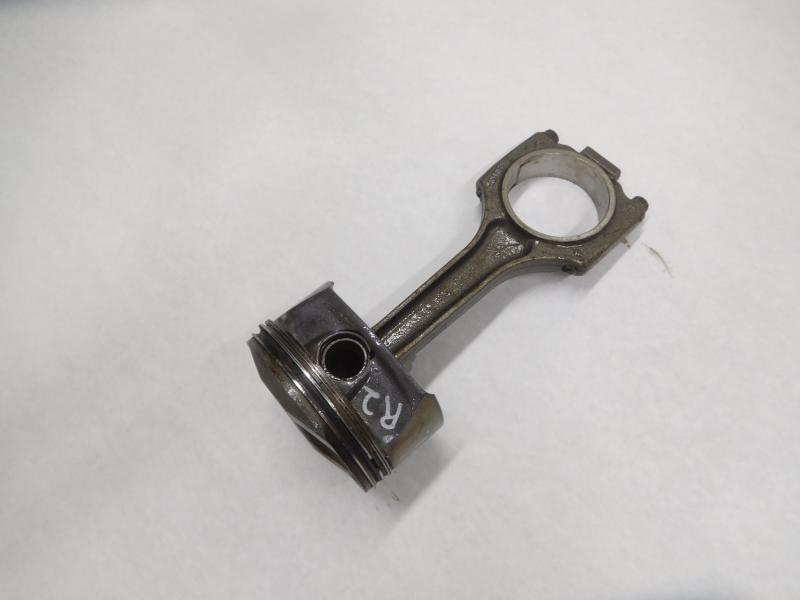 08-14 PORSCHE CAYENNE / PANAMERA (957) 4.8L M48 RIGHT PISTON w/ CONNECTING ROD — exact item pictured