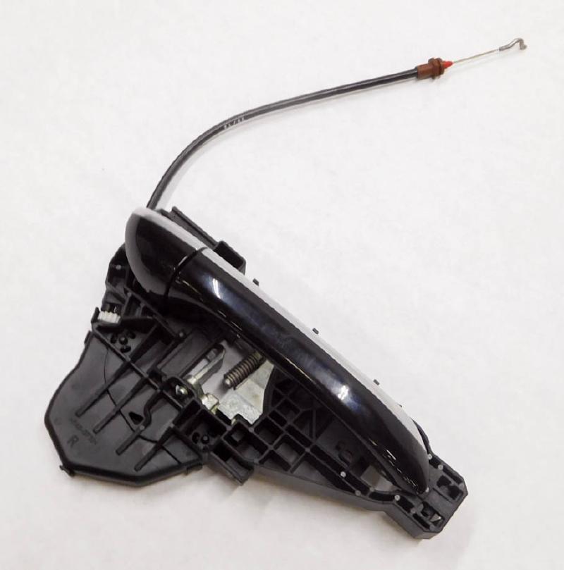 2008 MB ML350 (W164) RIGHT FRONT PASSENGER DOOR EXTERIOR HANDLE (BLACK 040U) — exact item pictured
