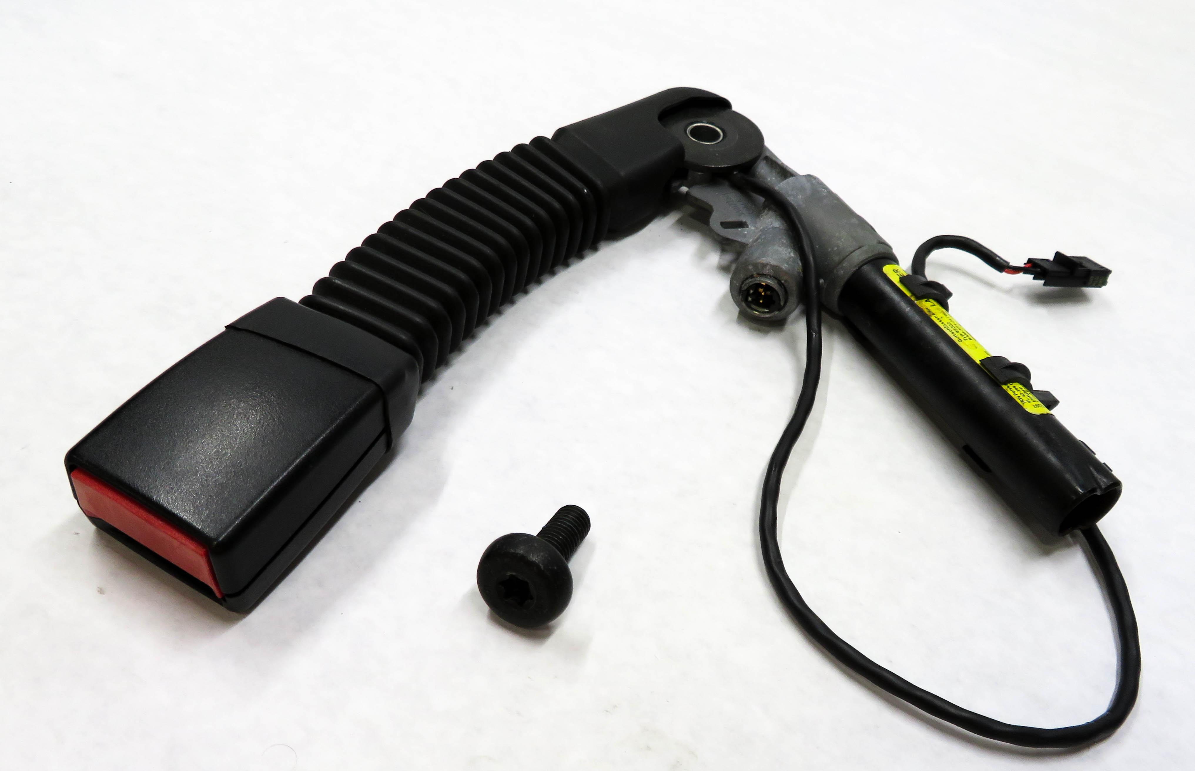 2003-2006 RANGE ROVER (L322) - RIGHT FRONT PASSENGER SEATBELT RECEIVER (BLACK) — exact item pictured