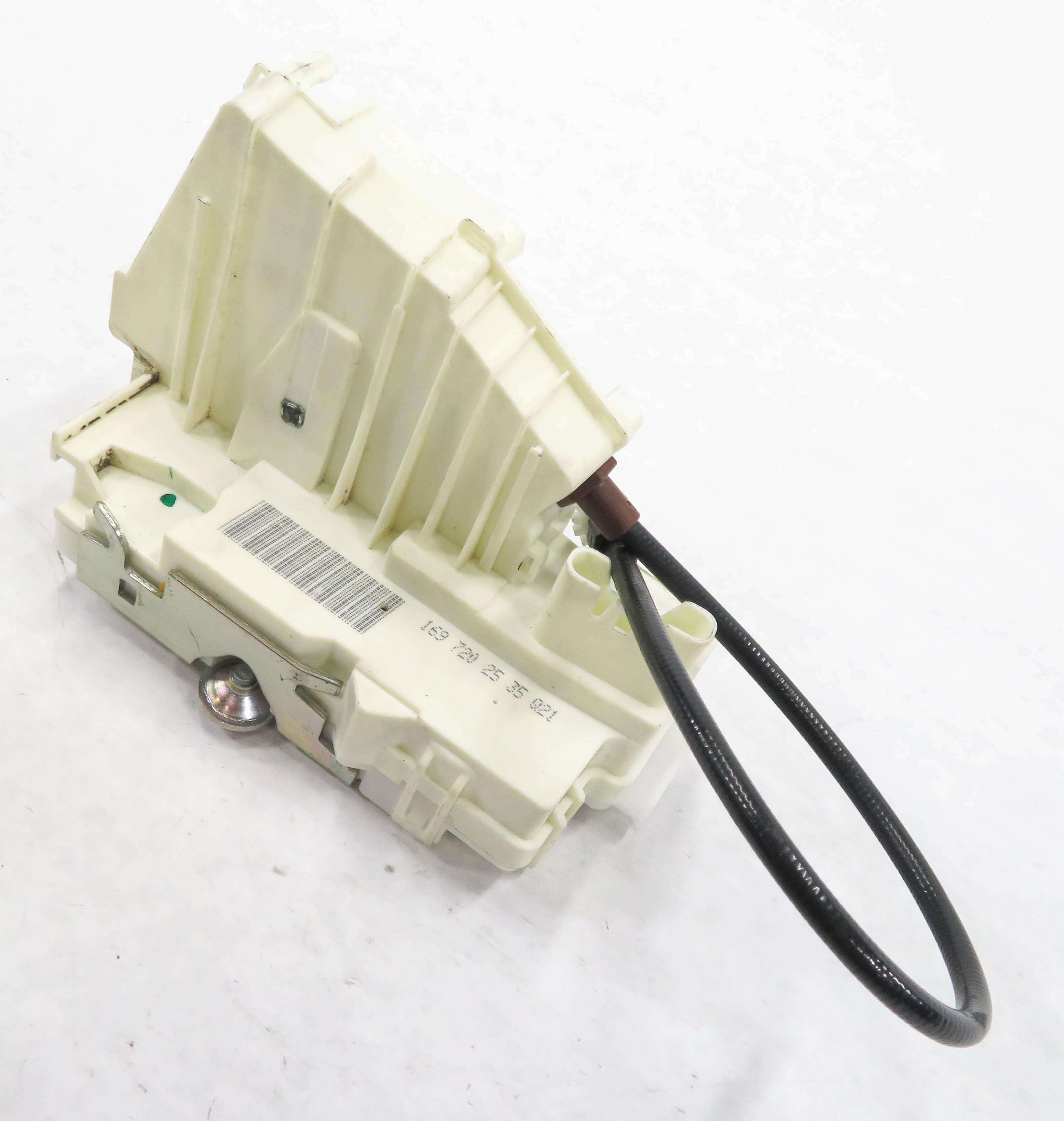 07-12 MB GL320 GL350 GL450 GL550 ML320 ML350 - LEFT FRONT KEYLESS GO DOOR LATCH — exact item pictured