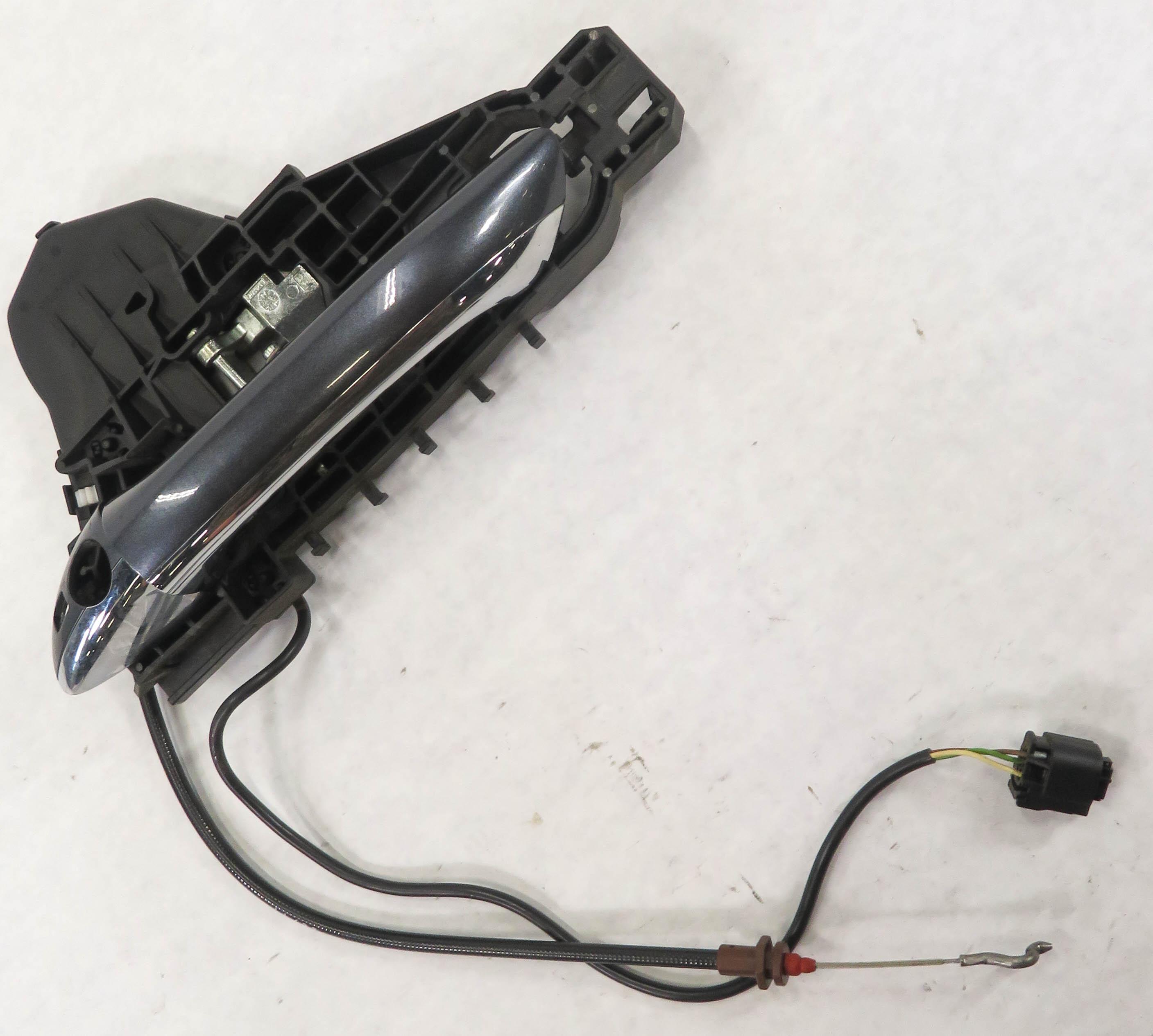 2012 MERCEDES BENZ GL450 (X164) LEFT FRONT DRIVER EXTERIOR DOOR HANDLE (GRAY) — exact item pictured