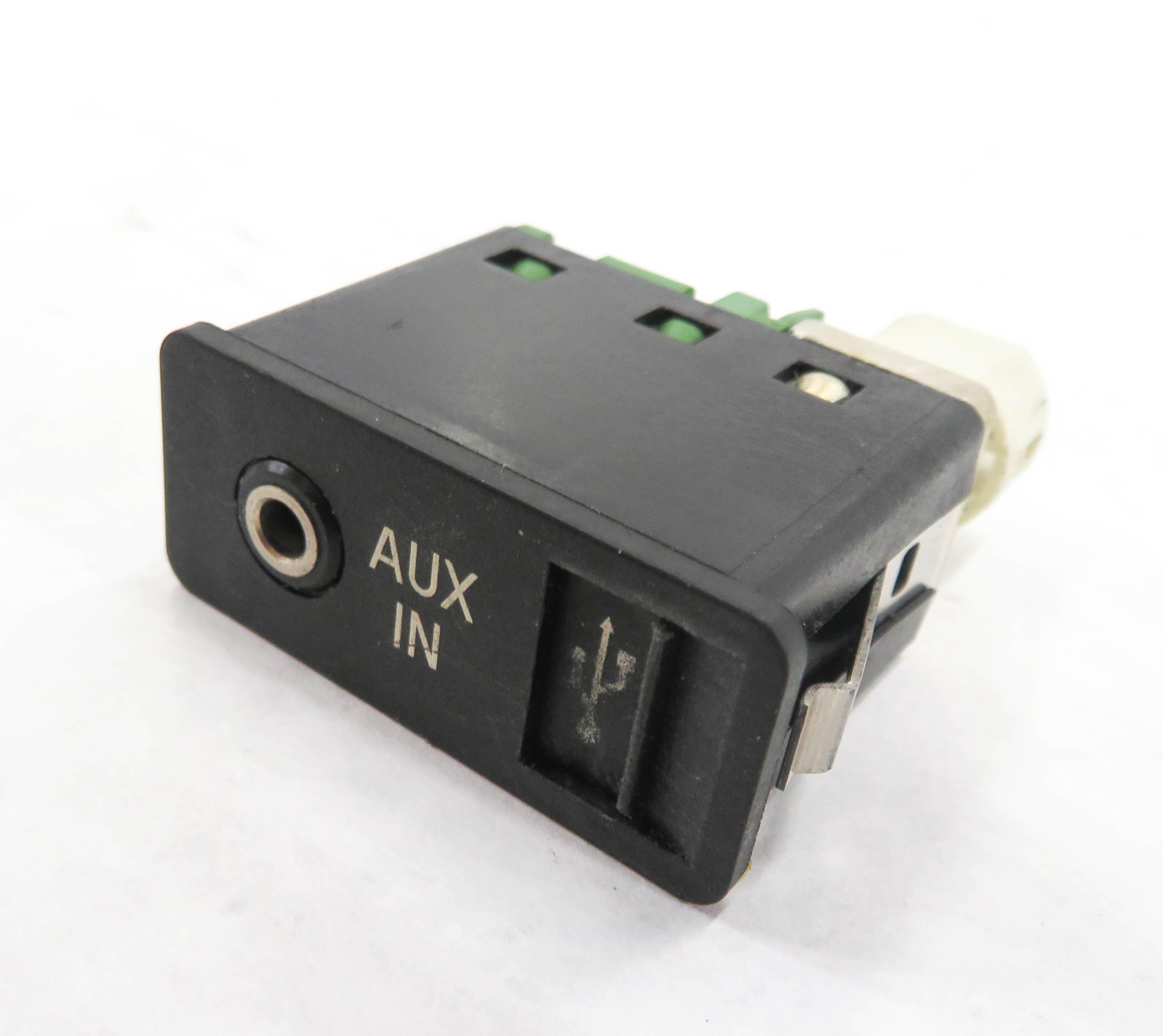 2007 BMW X5 (E70) 4.8L V8 ENGINE AUX AUXILIARY AUDIO IN INPUT JACK / USB — exact item pictured