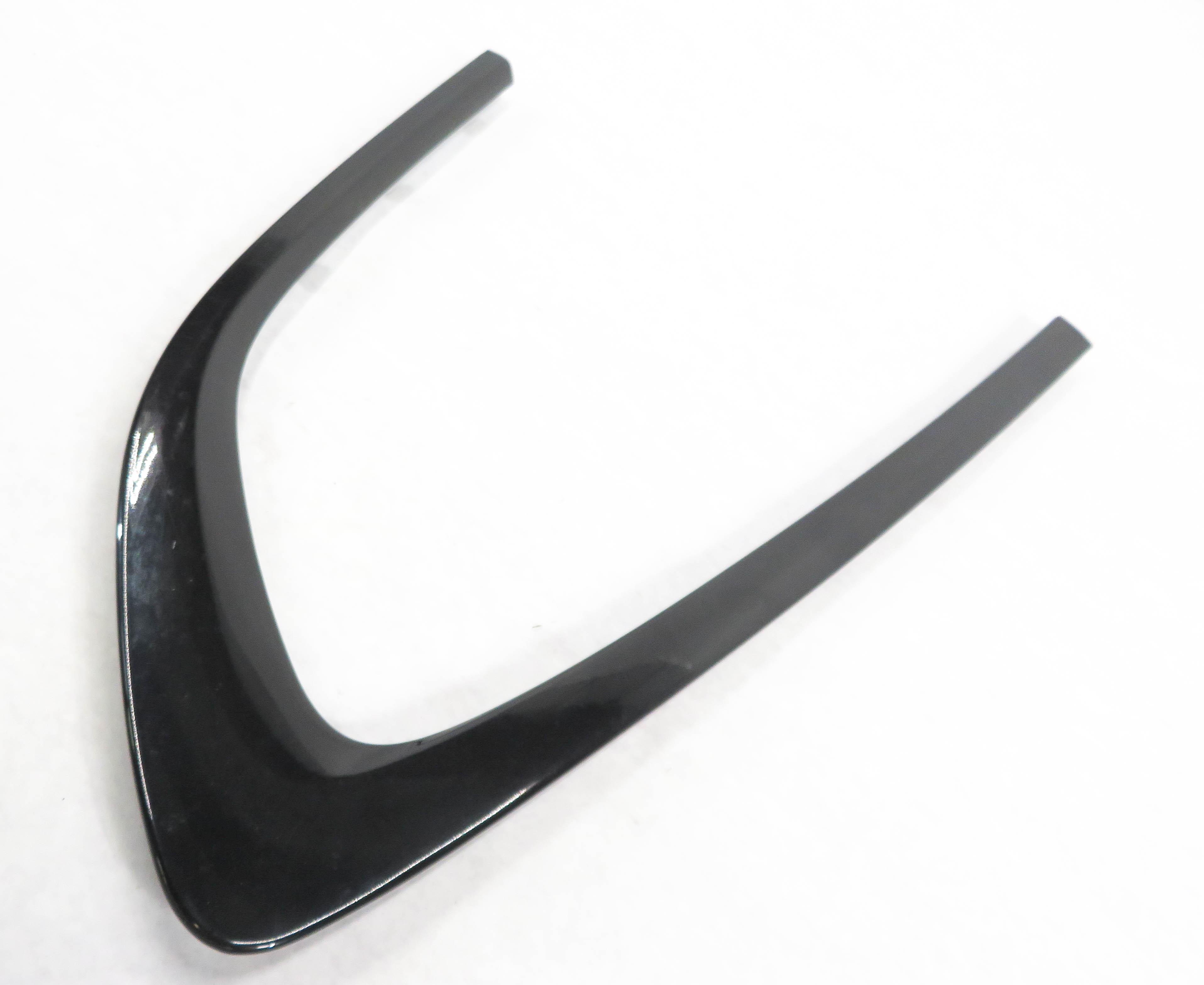 2011 BMW 535iGT (F07) RIGHT REAR QUARTER WINDOW GLASS WINDOW TRIM PIECE (BLACK) — exact item pictured