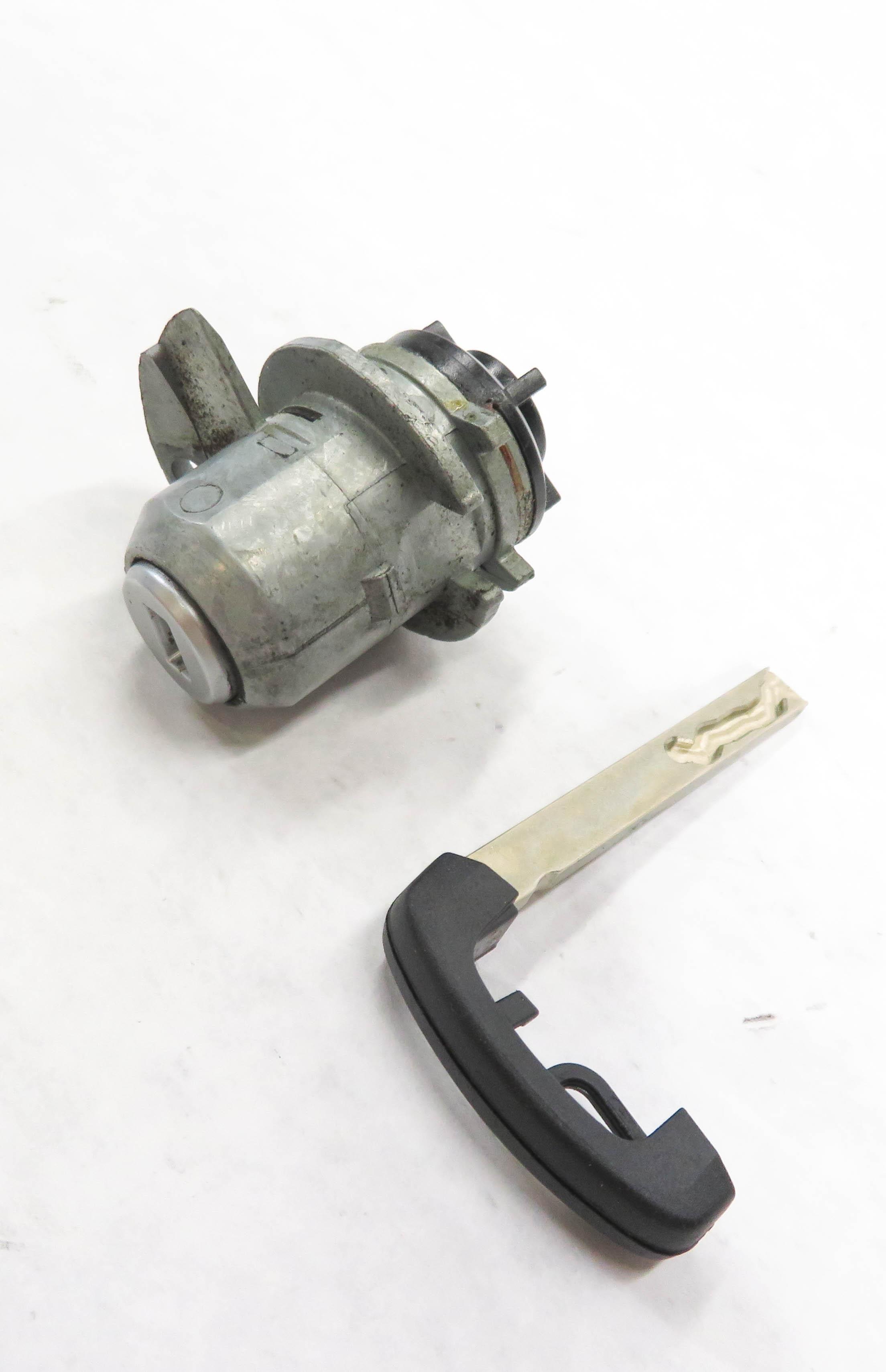 2011 BMW 535iGT (F07) LEFT DRIVER DOOR HANDLE LOCK CYLINDER w/ KEY SET-2 — exact item pictured
