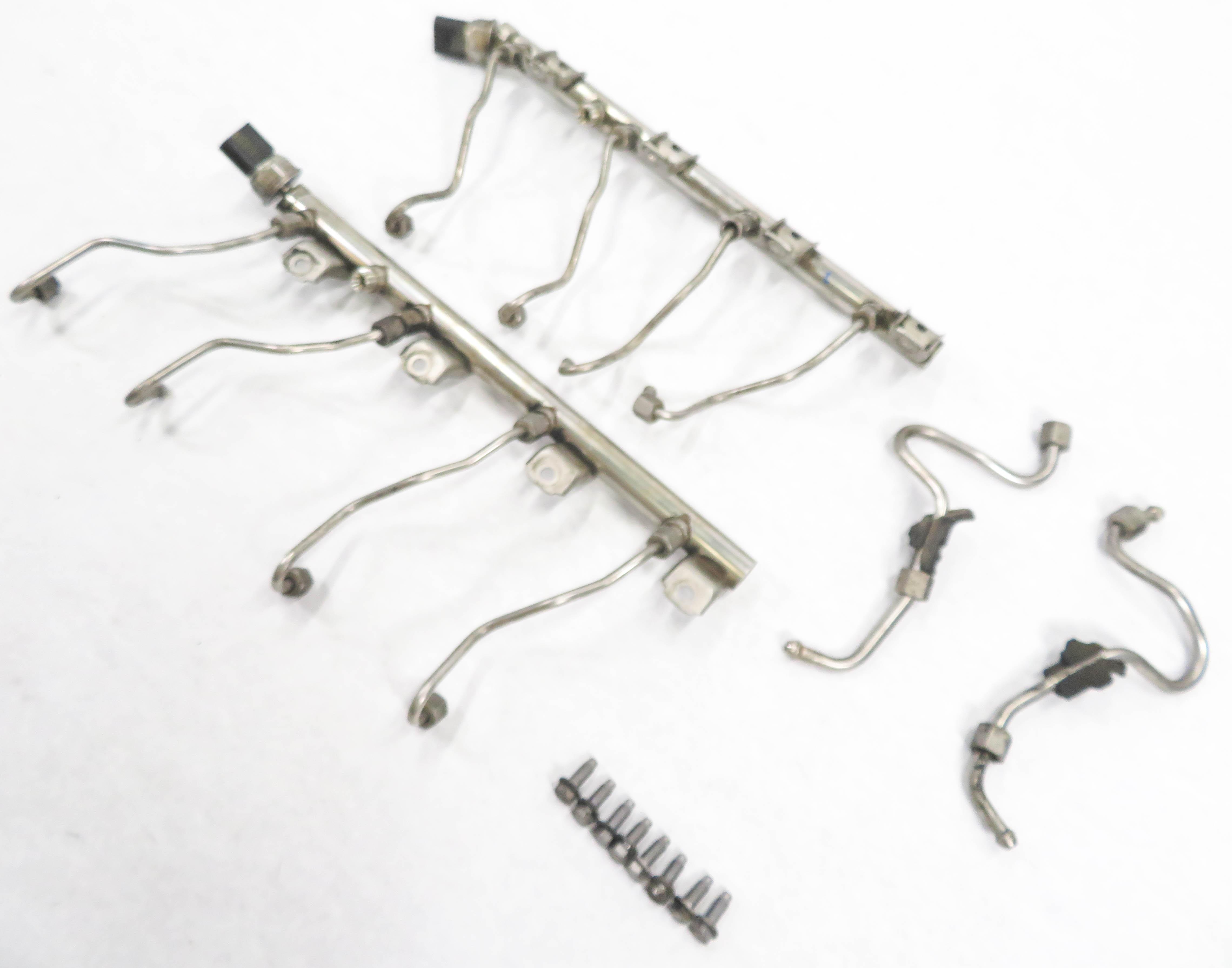2009 BMW 750i (F01) 4.4L MOTOR N63 TWIN TURBO ENGINE INJECTION FUEL RAIL SET-2 — exact item pictured