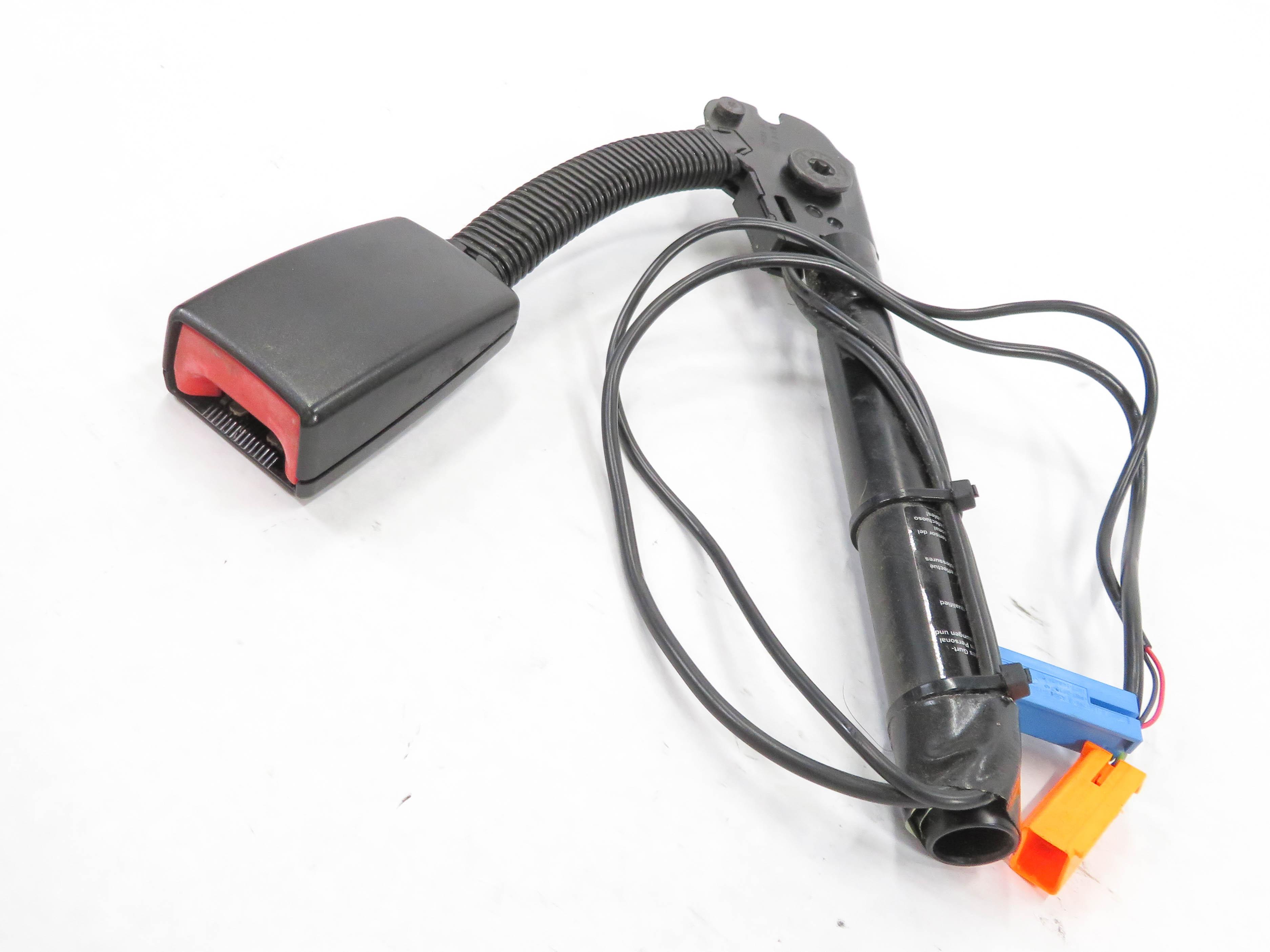 2005-2006 RANGE ROVER SPORT (L320) / LR3 RIGHT FRONT SEATBELT RECEIVER (BLACK) — exact item pictured