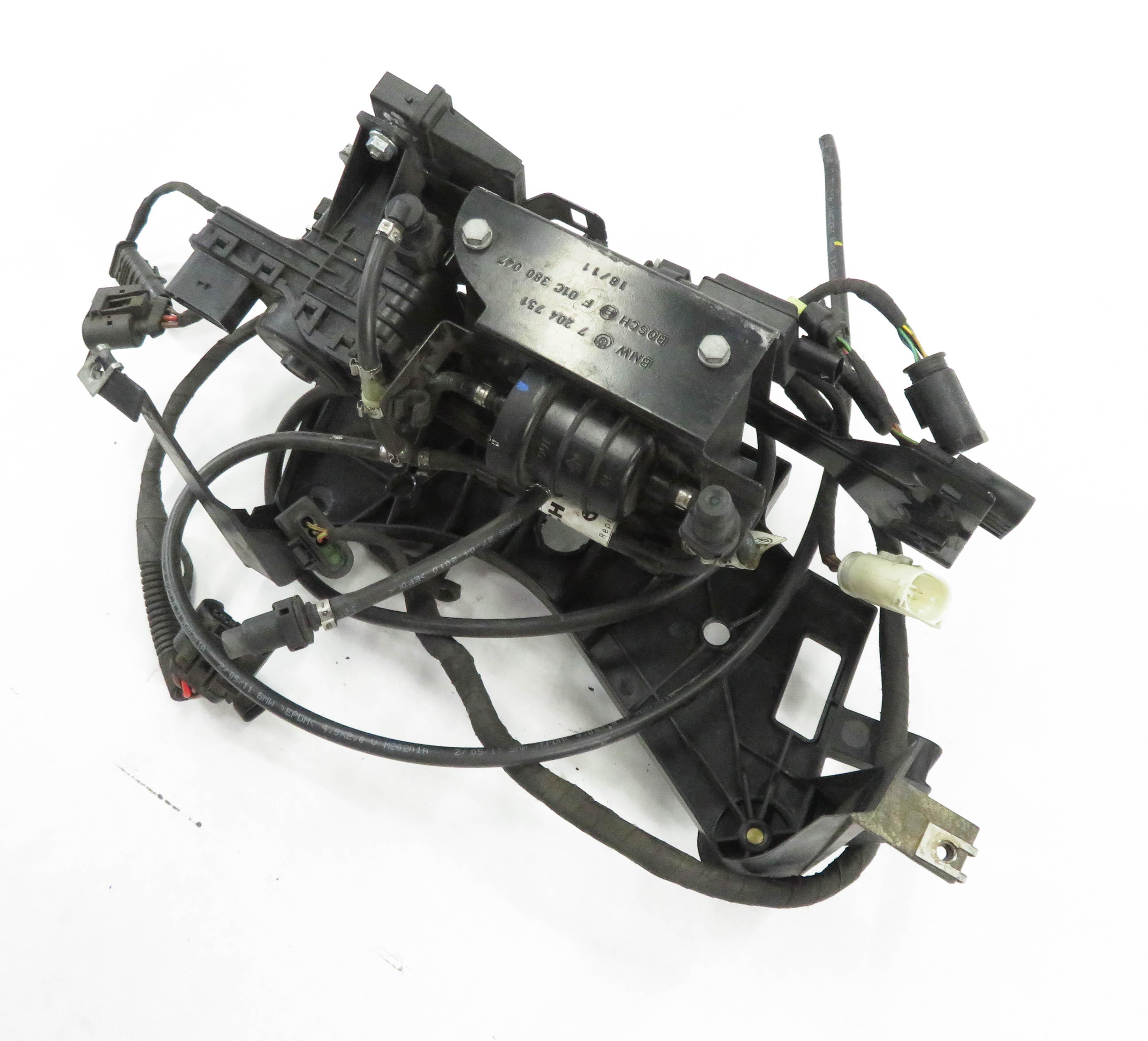 2011 BMW 335D (E90) 3.0L M57Y DIESEL FUEL FLUID TRANSFER PUMP w/ BRACKET — exact item pictured