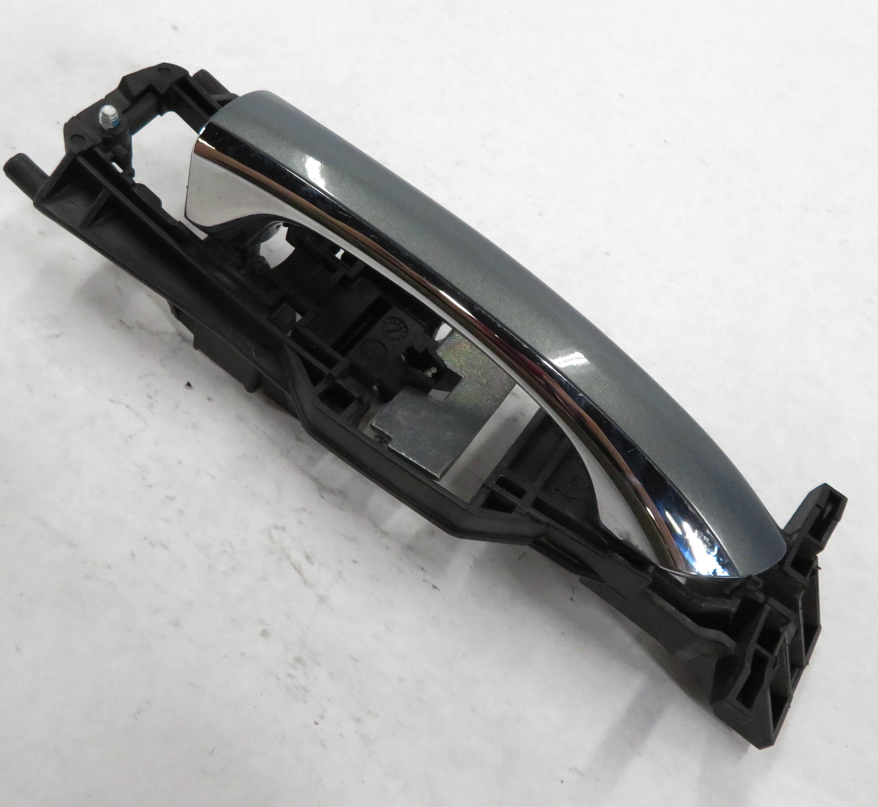06-11 MERCEDES CLS500 CLS550 CLS55 CLS63 (W219) LEFT DRIVER DOOR HANDLE (GRAY) — exact item pictured