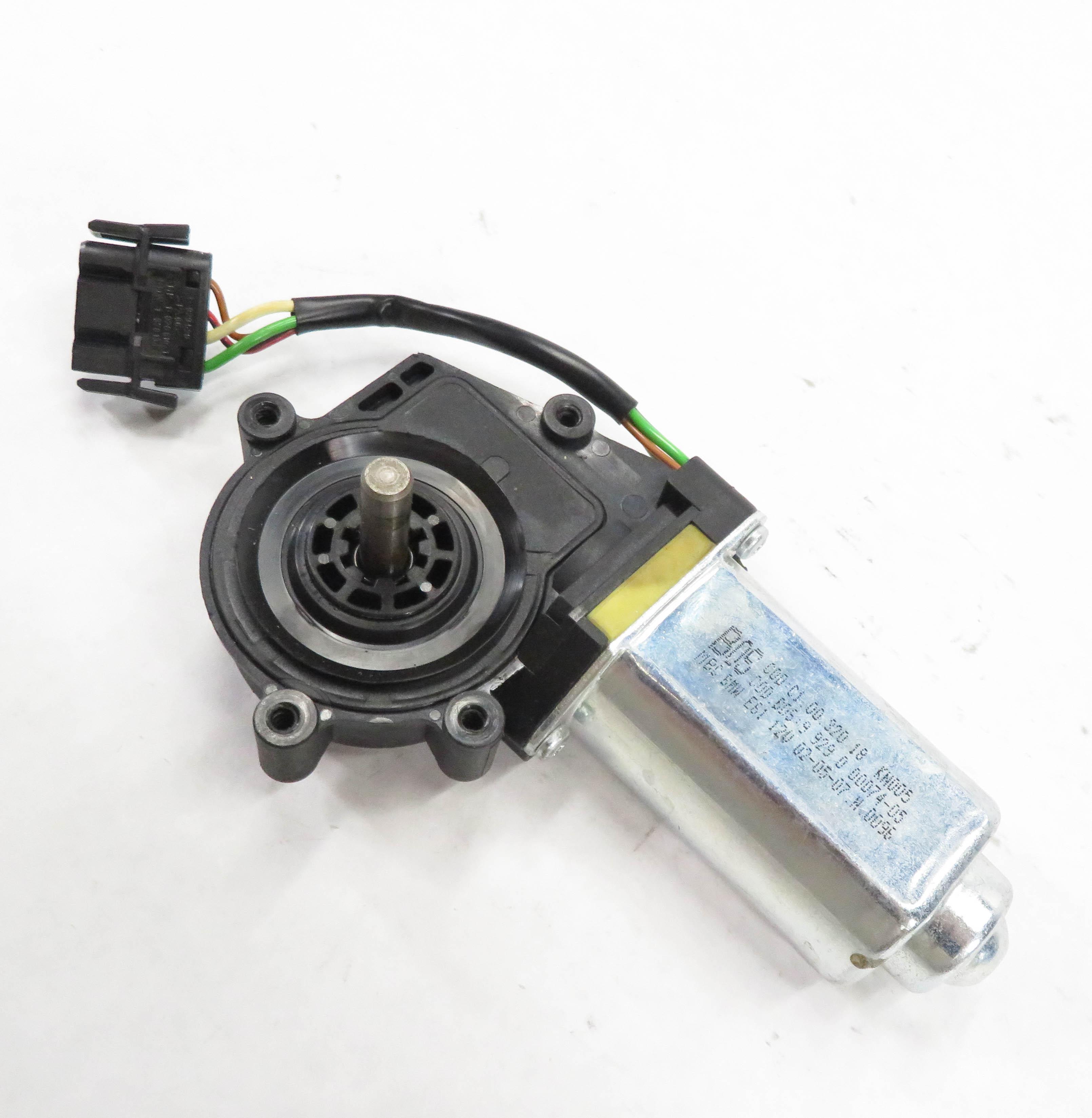 2008 BMW 535i (E61) WAGON REAR HATCH TRUNK LUGGAGE ELECTRIC CARGO COVER MOTOR — exact item pictured