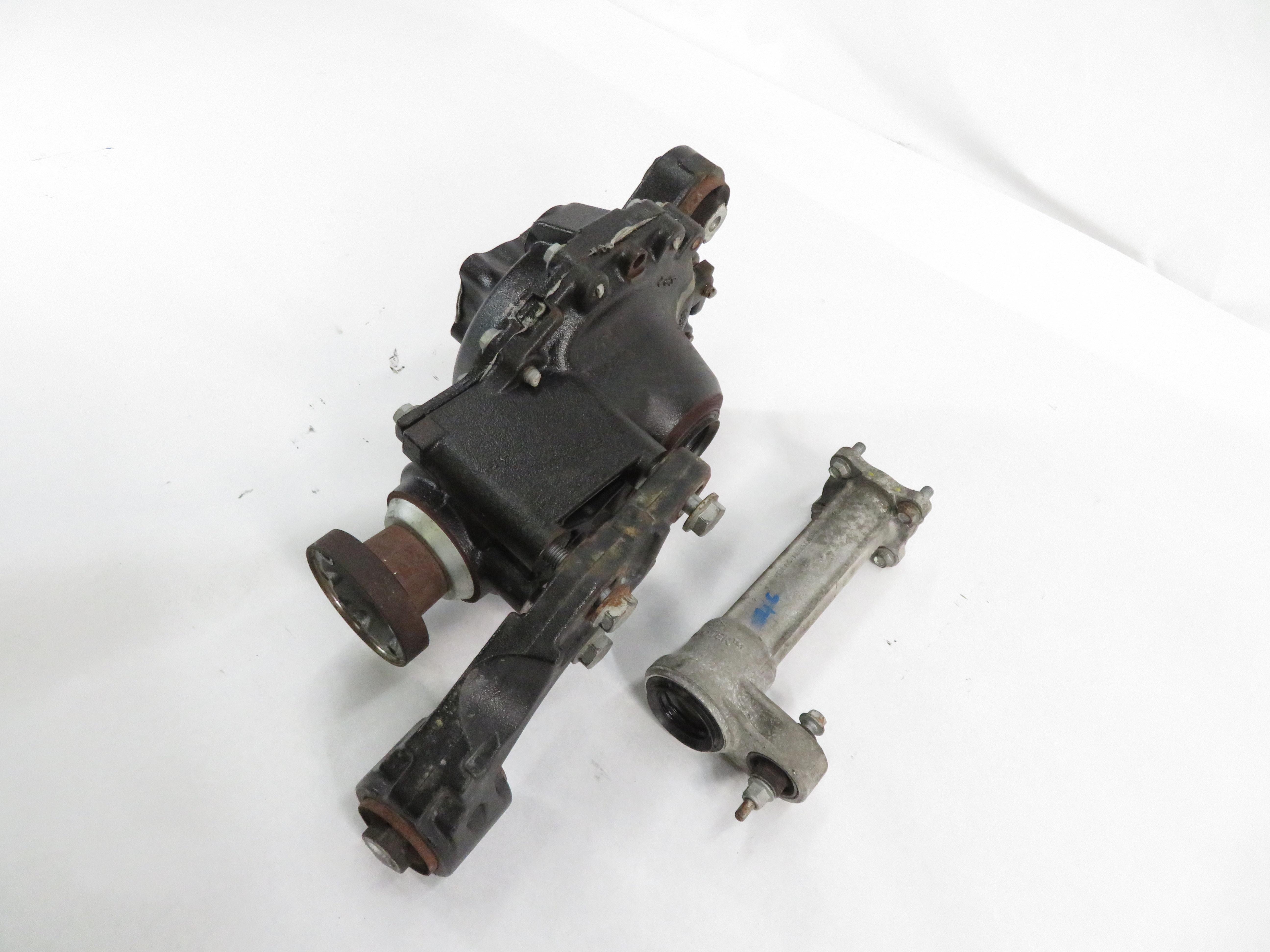 2014-2016 LAND ROVER LR4 - FRONT DIFFERENTIAL GEAR CARRIER - 3.70 RATIO (29k) — exact item pictured