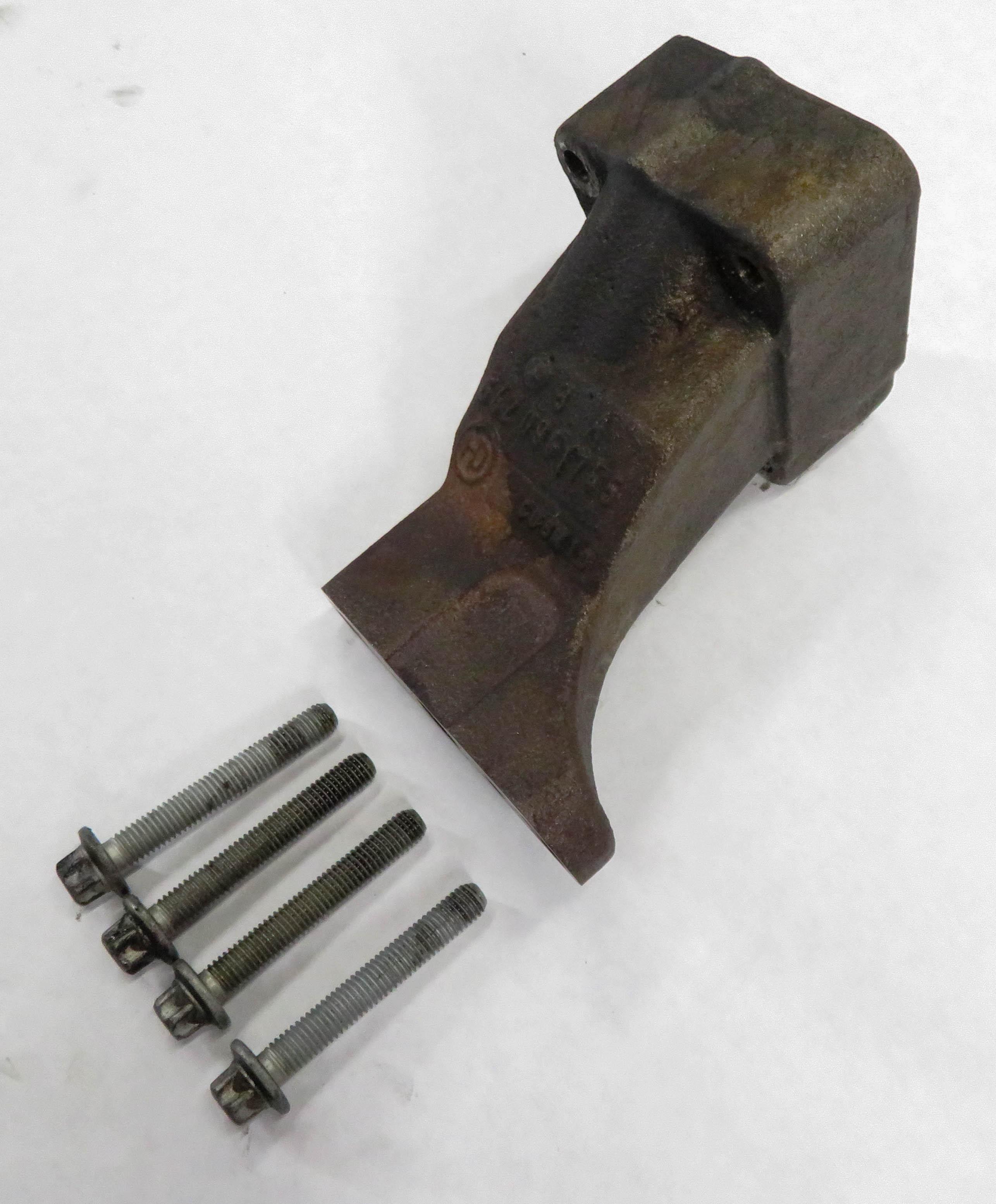 2011 MERCEDES E350 (W212) 3.0L OM642 DIESEL TURBOCHARGER TURBO PEDESTAL BRACKET — exact item pictured