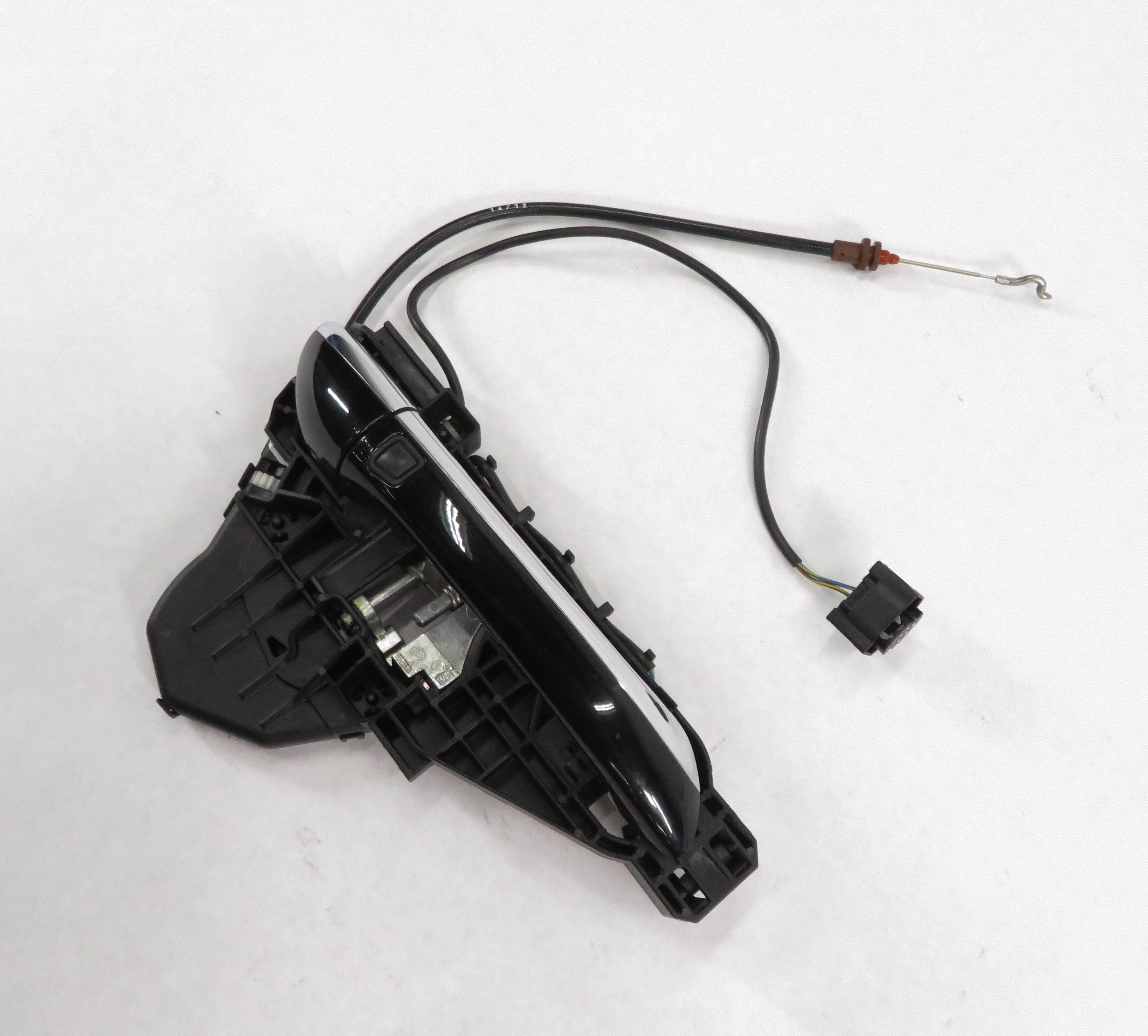2012 MERCEDES GL350 (X164) RIGHT FRONT EXTERIOR DOOR HANDLE (BLACK 040U) — exact item pictured