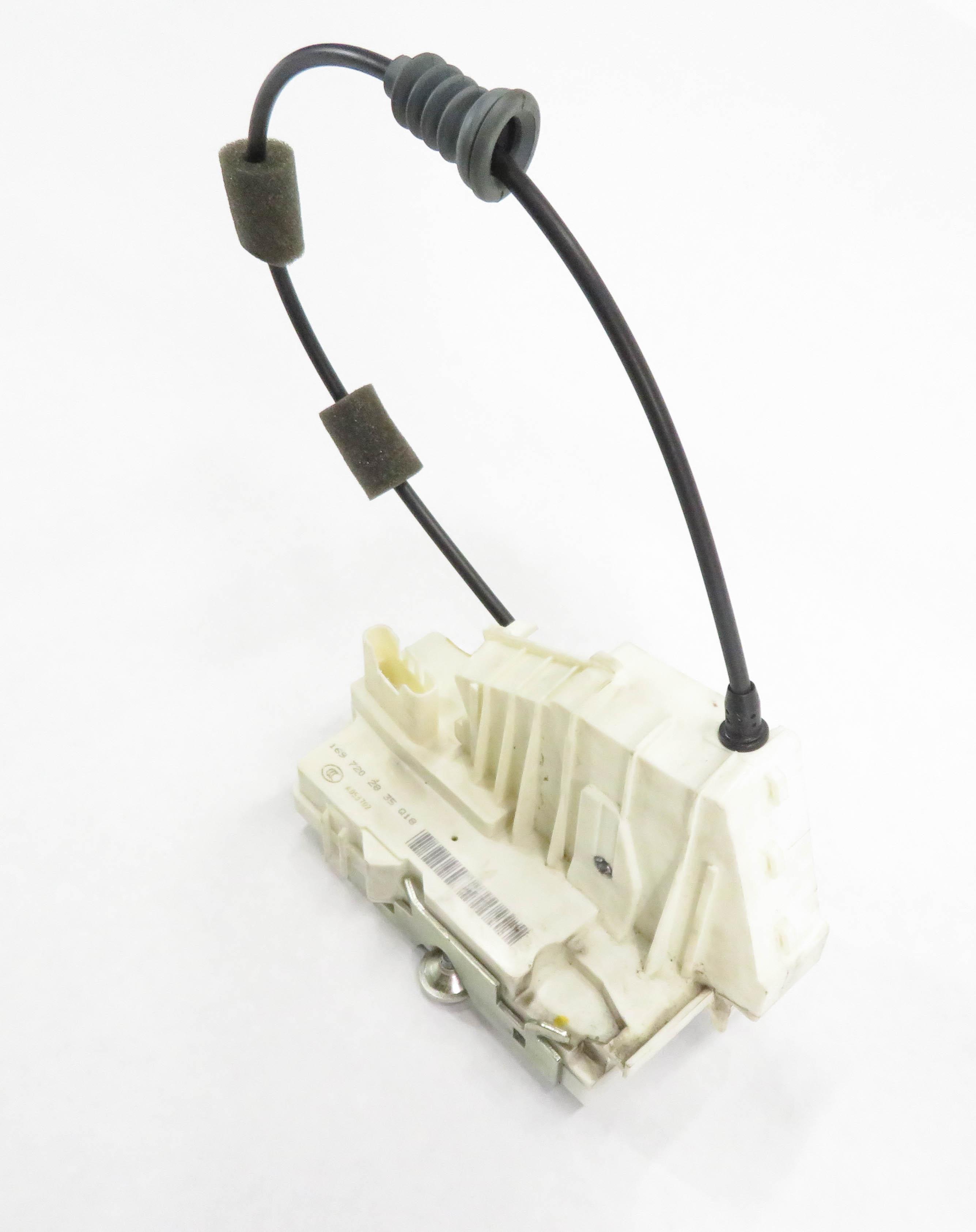 07-12 MB GL320 GL350 GL450 GL550 ML320 ML350 ML450 ML550 RIGHT FRONT DOOR LATCH — exact item pictured