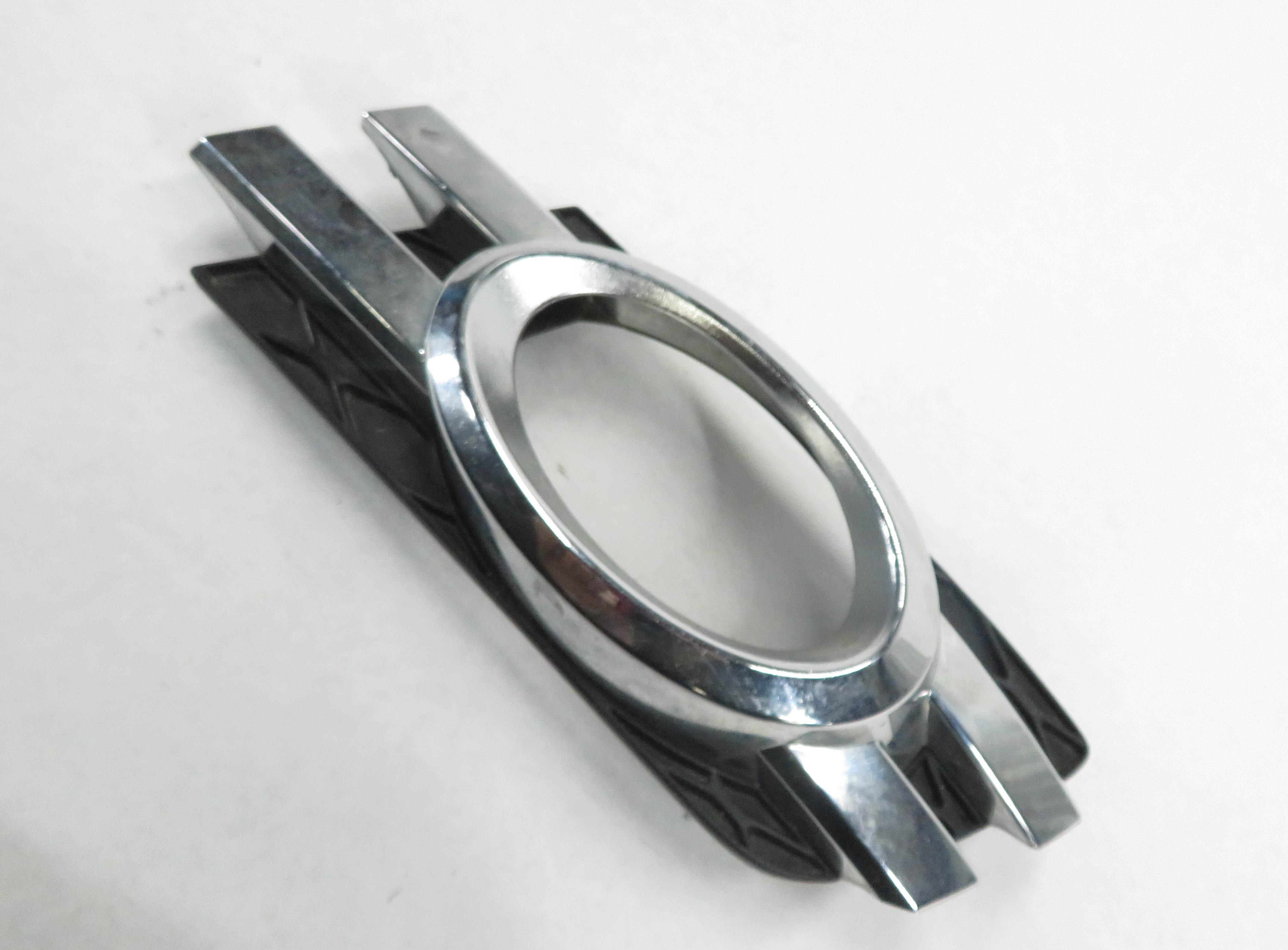 2007 MERCEDES GL450 (X164) LEFT FRONT DRIVER FOG LIGHT GRILLE TRIM (SILVER) — exact item pictured
