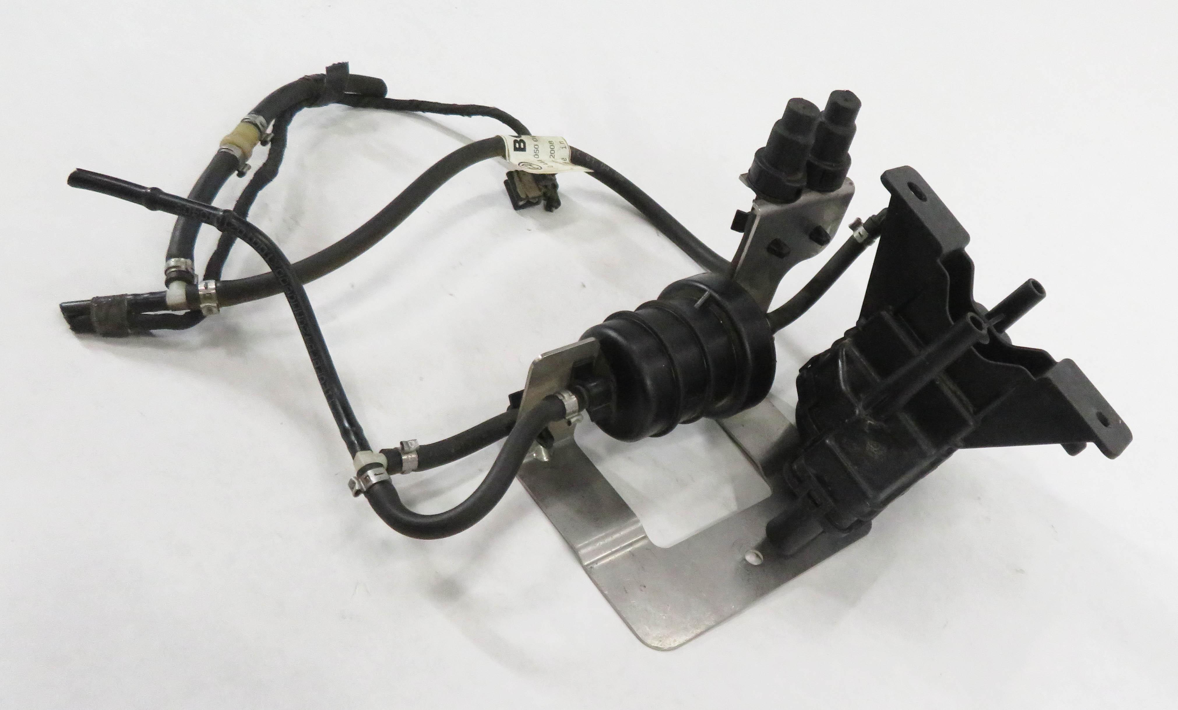 2009-2011 BMW 335D X5 (E70 E90) 3.0L M57Y DIESEL EMISSION FLUID TRANSFER PUMP — exact item pictured