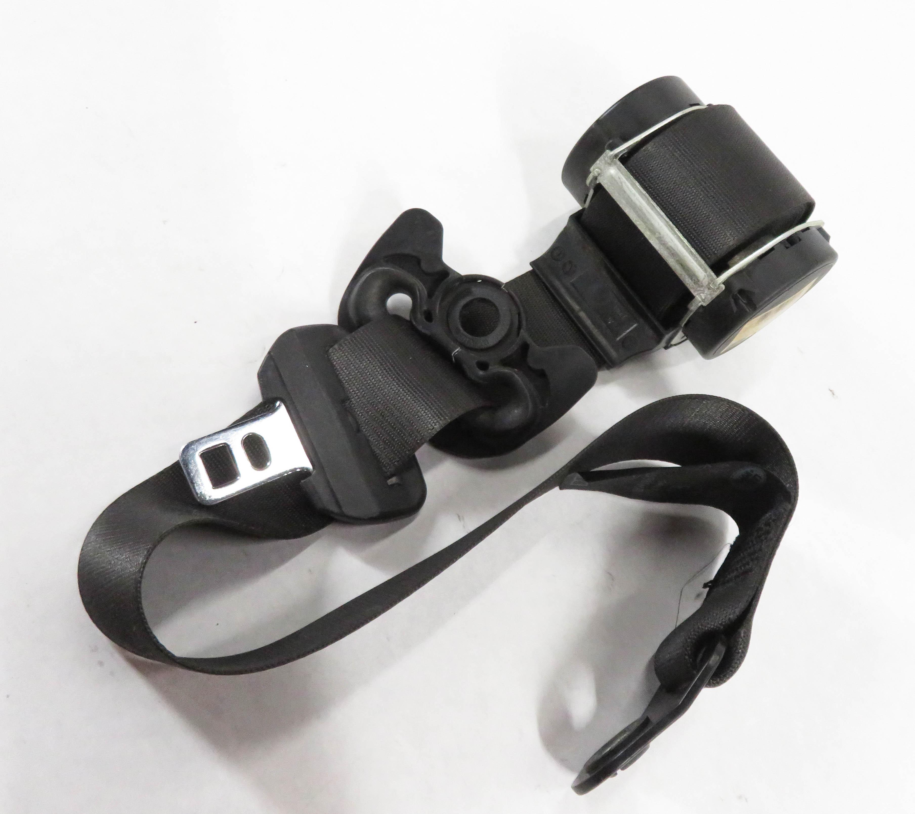 2006 LAND ROVER LR3 RIGHT REAR 2nd SECOND ROW SEATBELT BUCKLE RETRACTOR (BLACK) — exact item pictured
