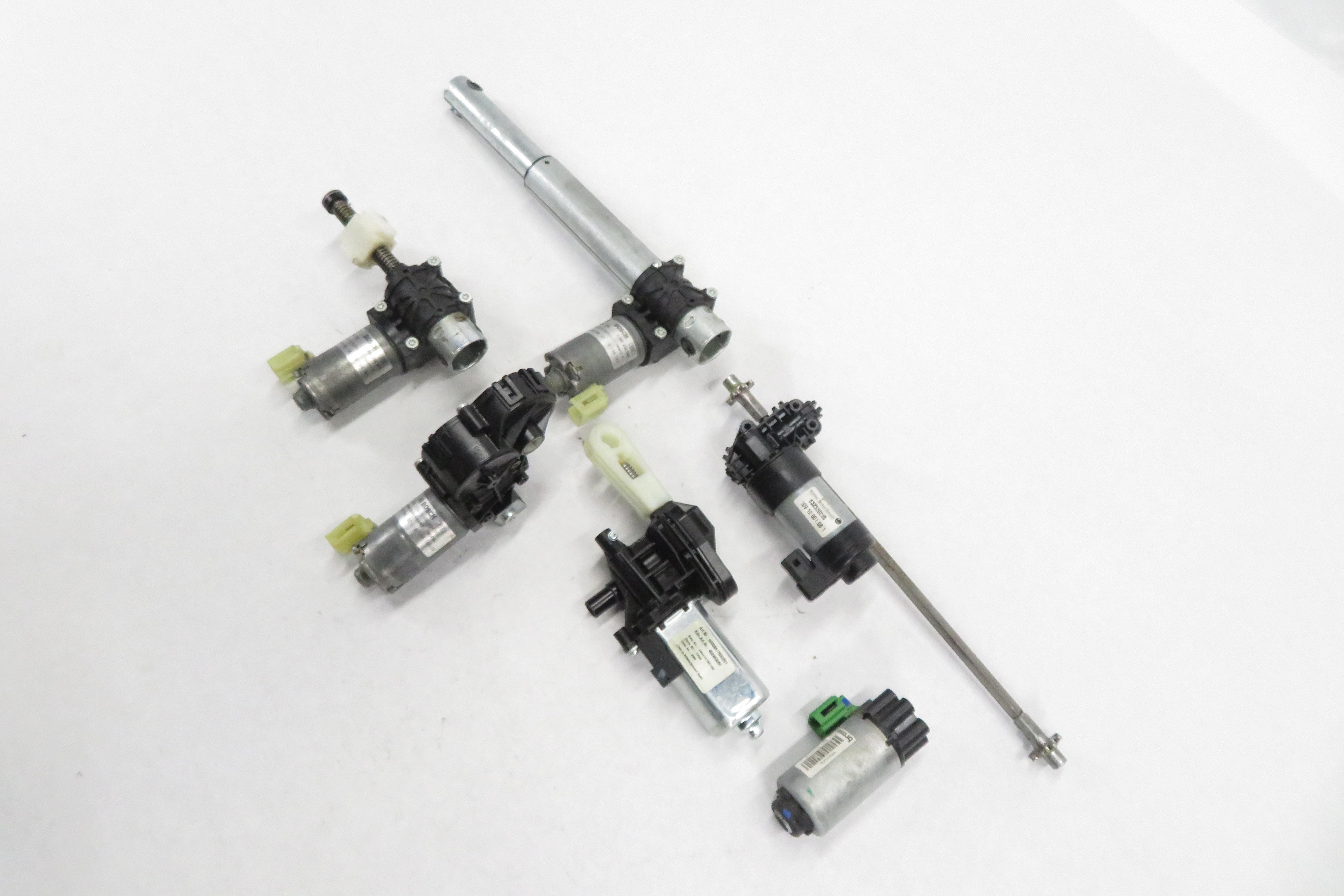 2012 BMW 528i (F10) LEFT FRONT DRIVER POWER SEAT TRACK MOTOR SET-6 — exact item pictured