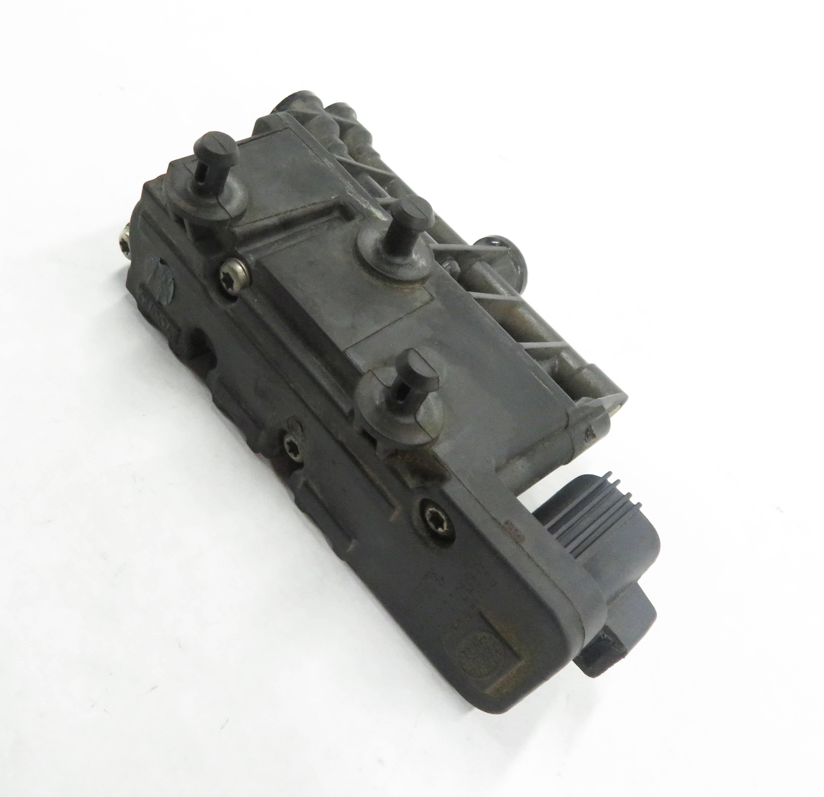 2011 RANGE ROVER (L322) AIR SUSPENSION PRESSURE RELIEF VALVE BLOCK — exact item pictured