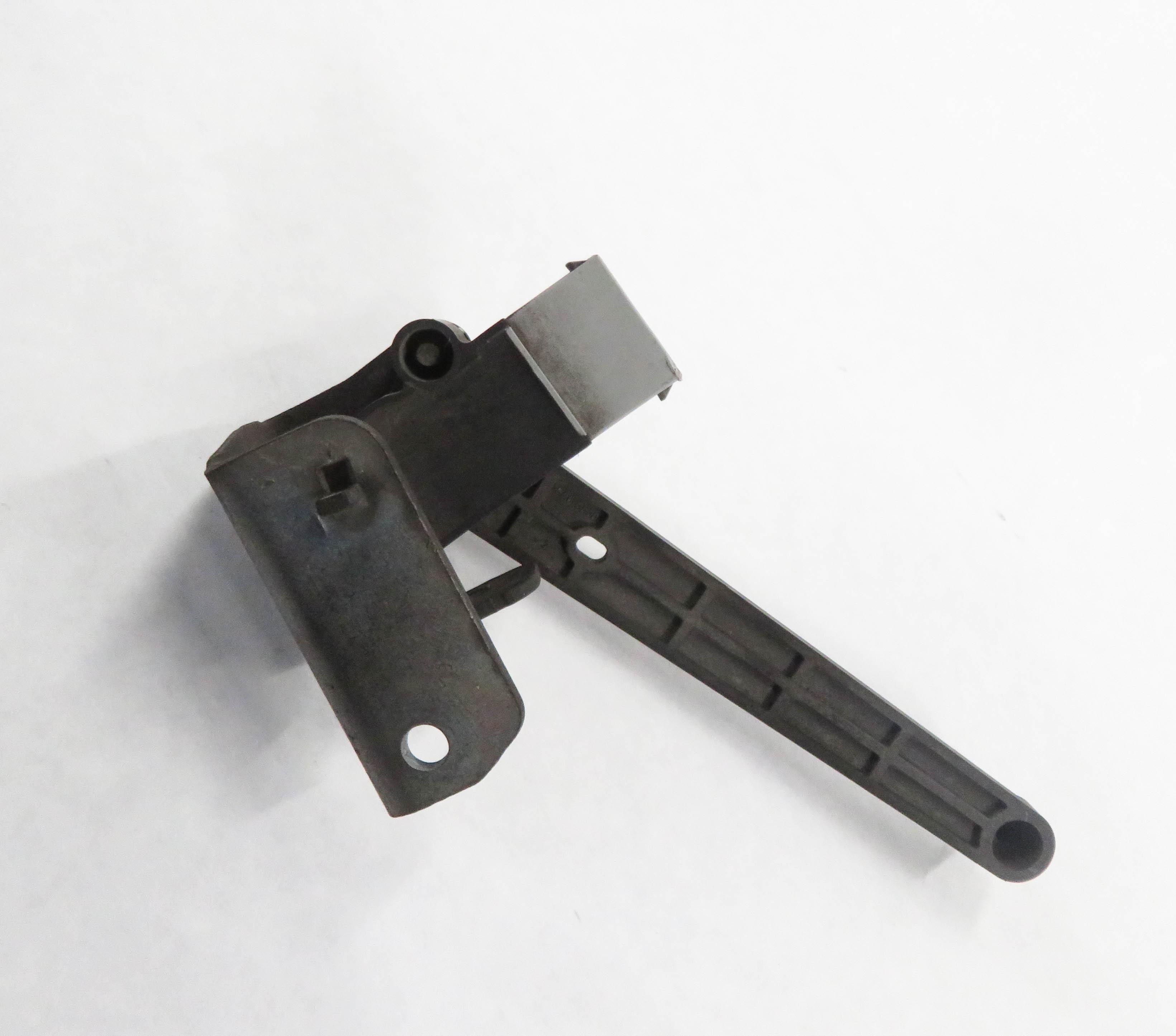 2011 RANGE ROVER (L322) RIGHT PASSENGER REAR SUSPENSION HEIGHT LEVEL SENSOR — exact item pictured