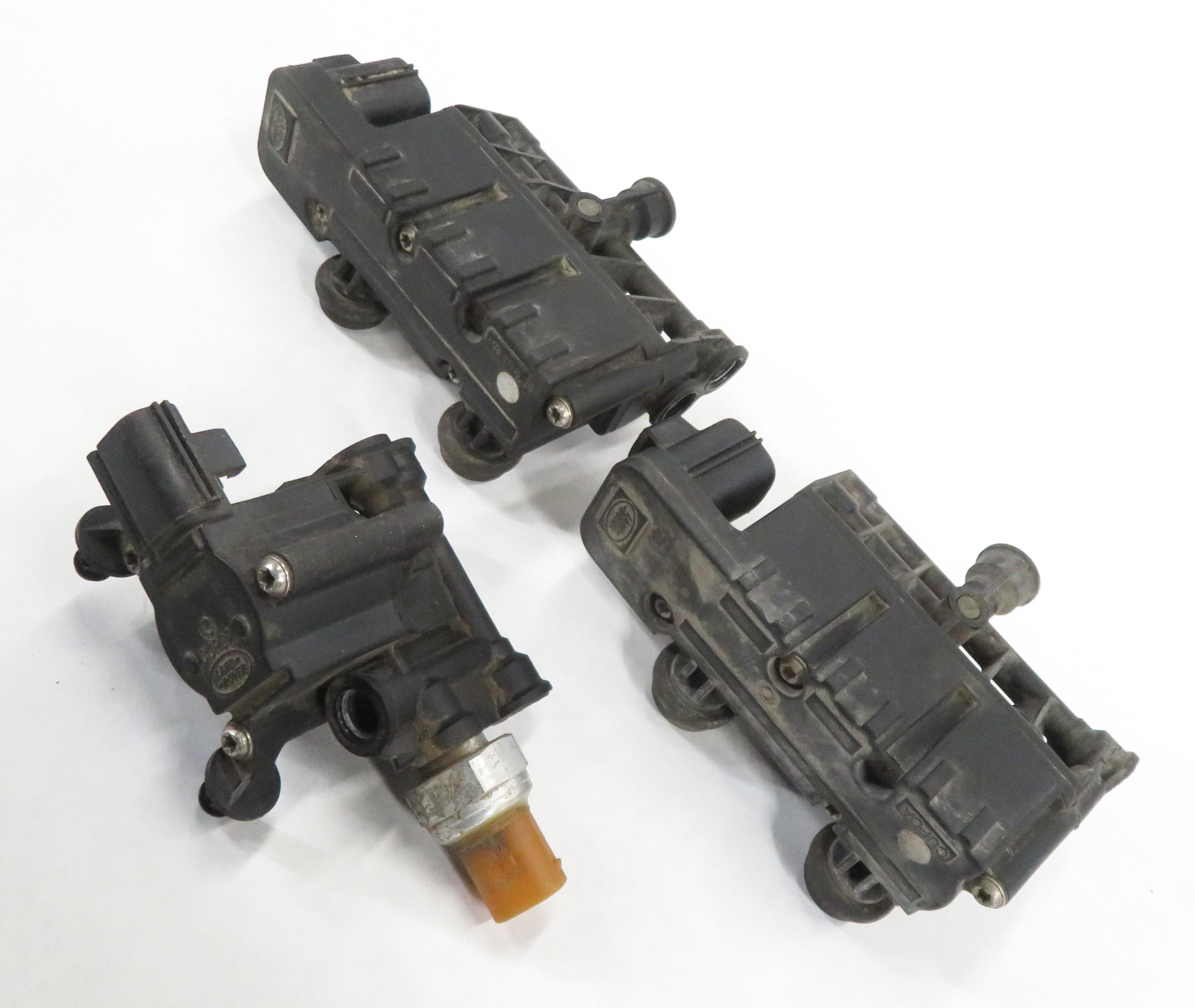 2006 RANGE ROVER SPORT (L320) AIR SUSPENSION PRESSURE RELIEF VALVE SET-3 — exact item pictured