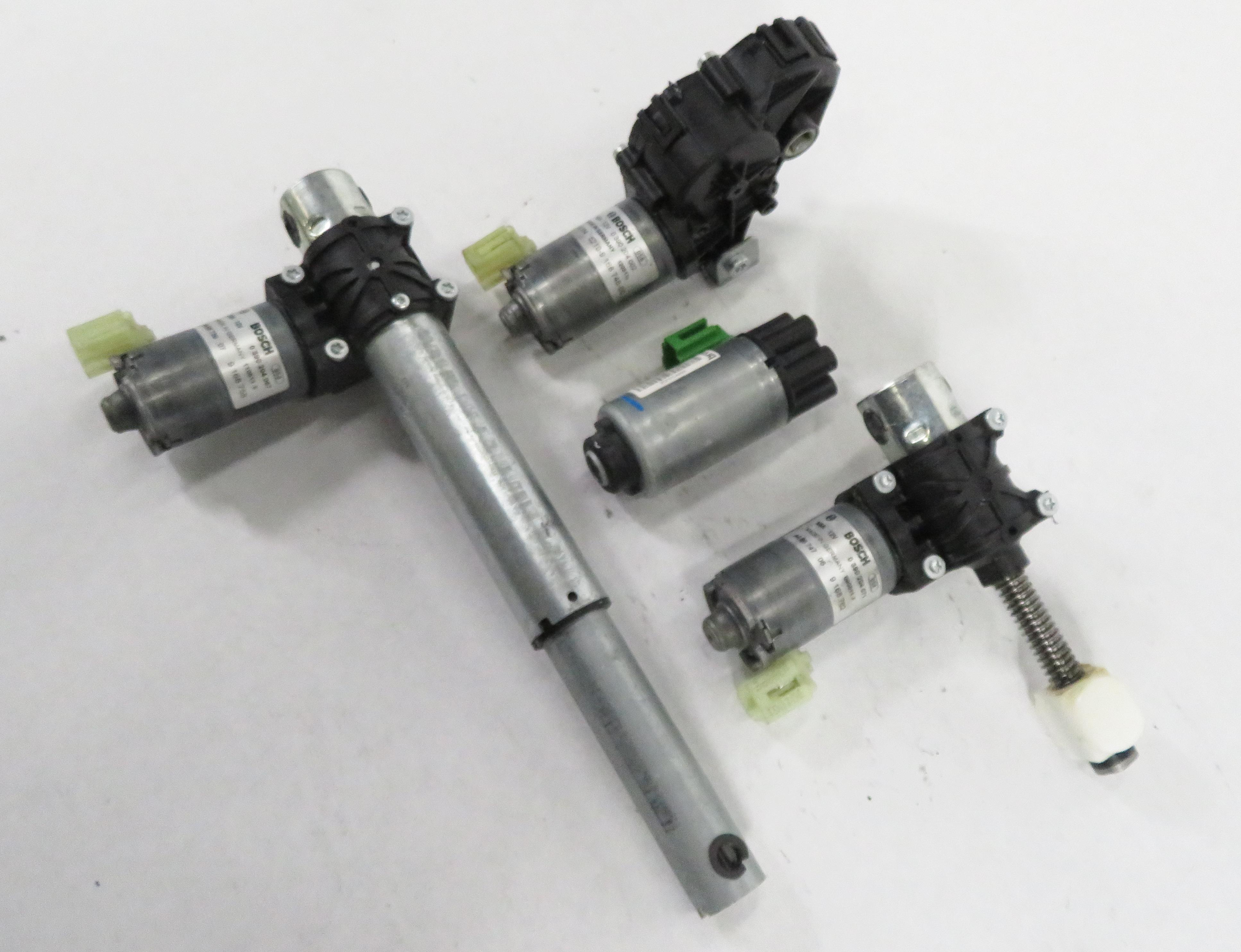 2011 BMW 535i (F10) RIGHT FRONT PASSENGER POWER SEAT MOTOR SET-4 — exact item pictured