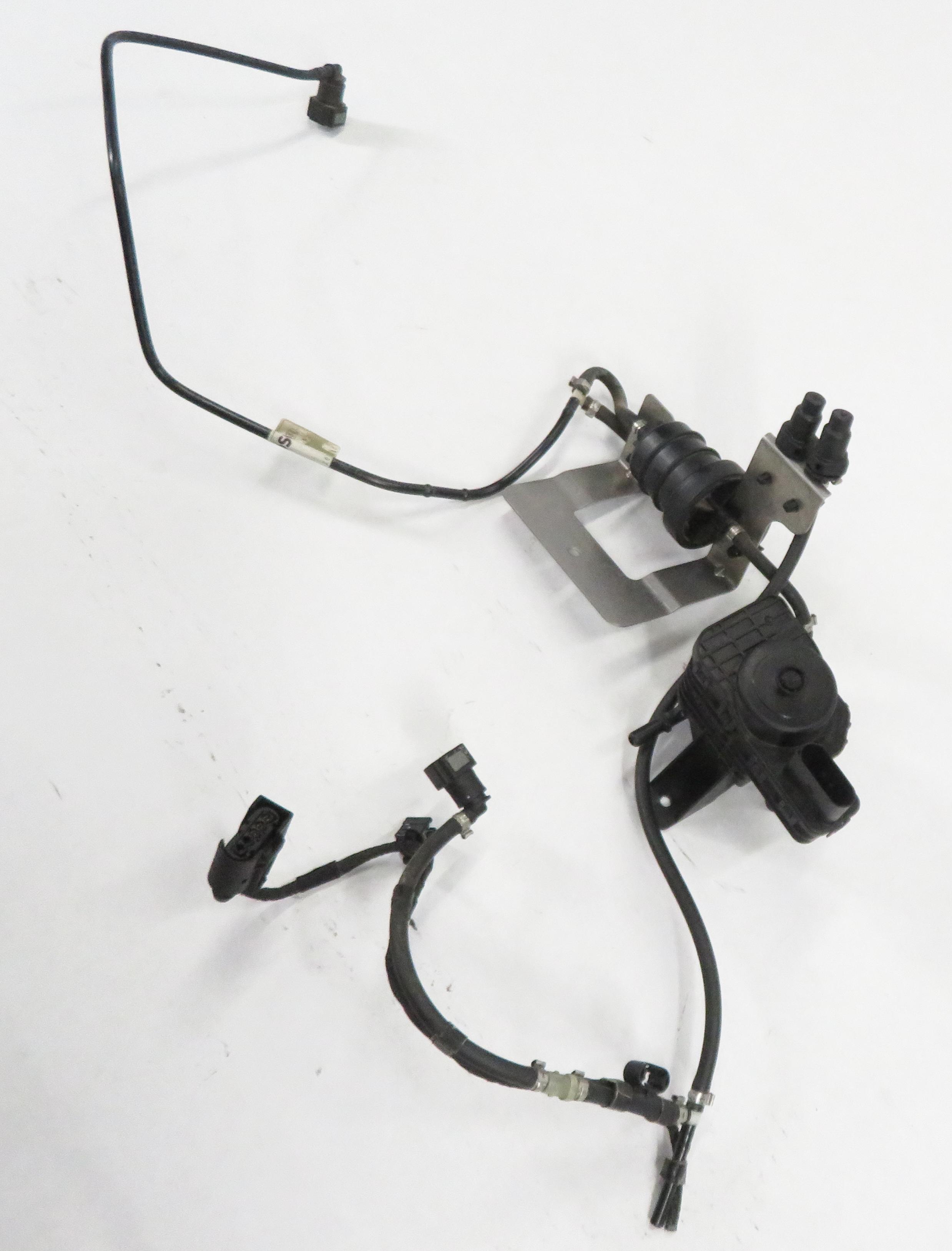 2010 BMW X5 (E70) 3.0L M57Y DIESEL ENGINE - DIESEL EMISSION FLUID TRANSFER PUMP — exact item pictured