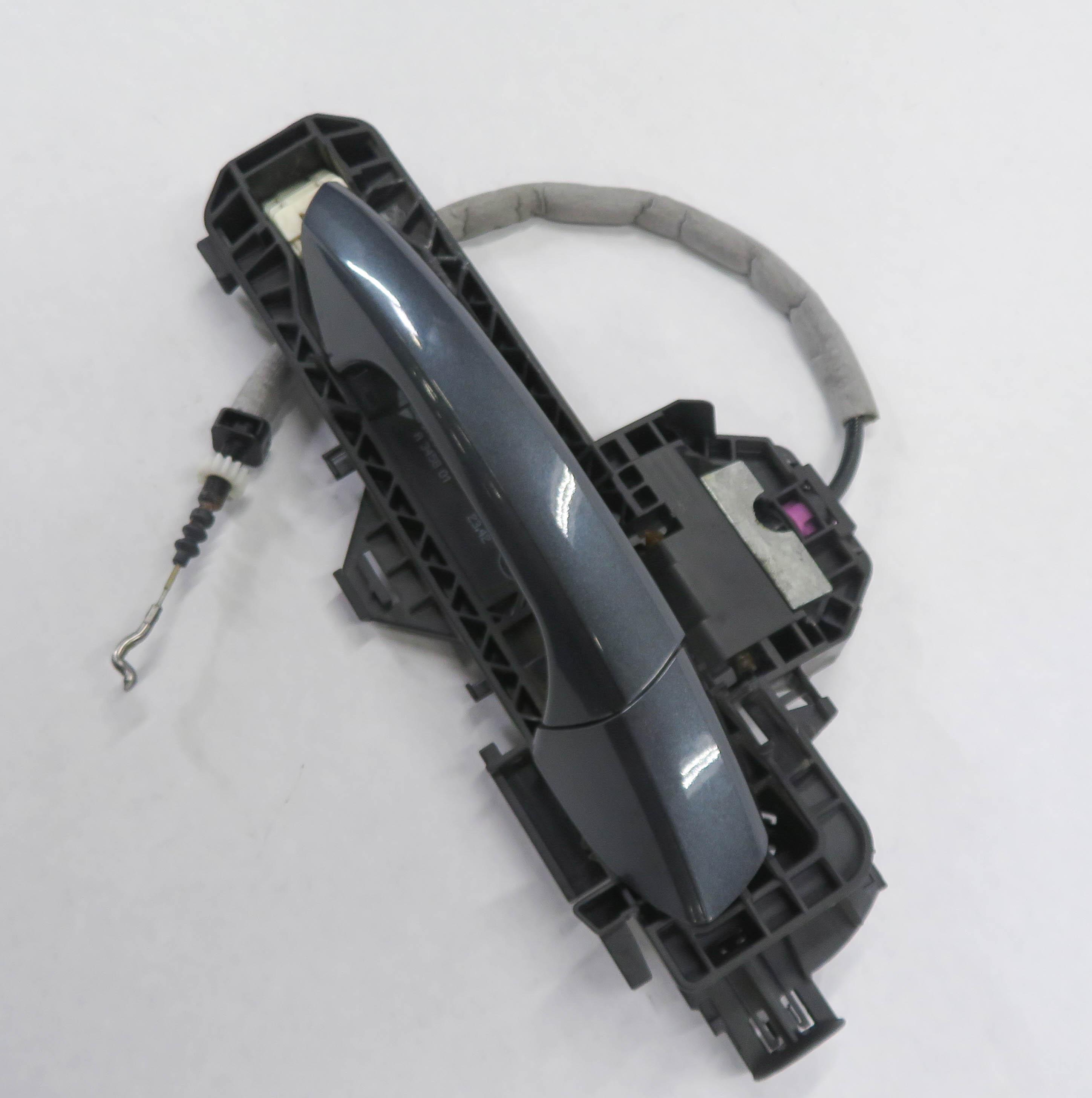 08-17 MERCEDES C250 C300 C350 C63 E250 E350 RIGHT FRONT DOOR HANDLE (GRAY 755U) — exact item pictured