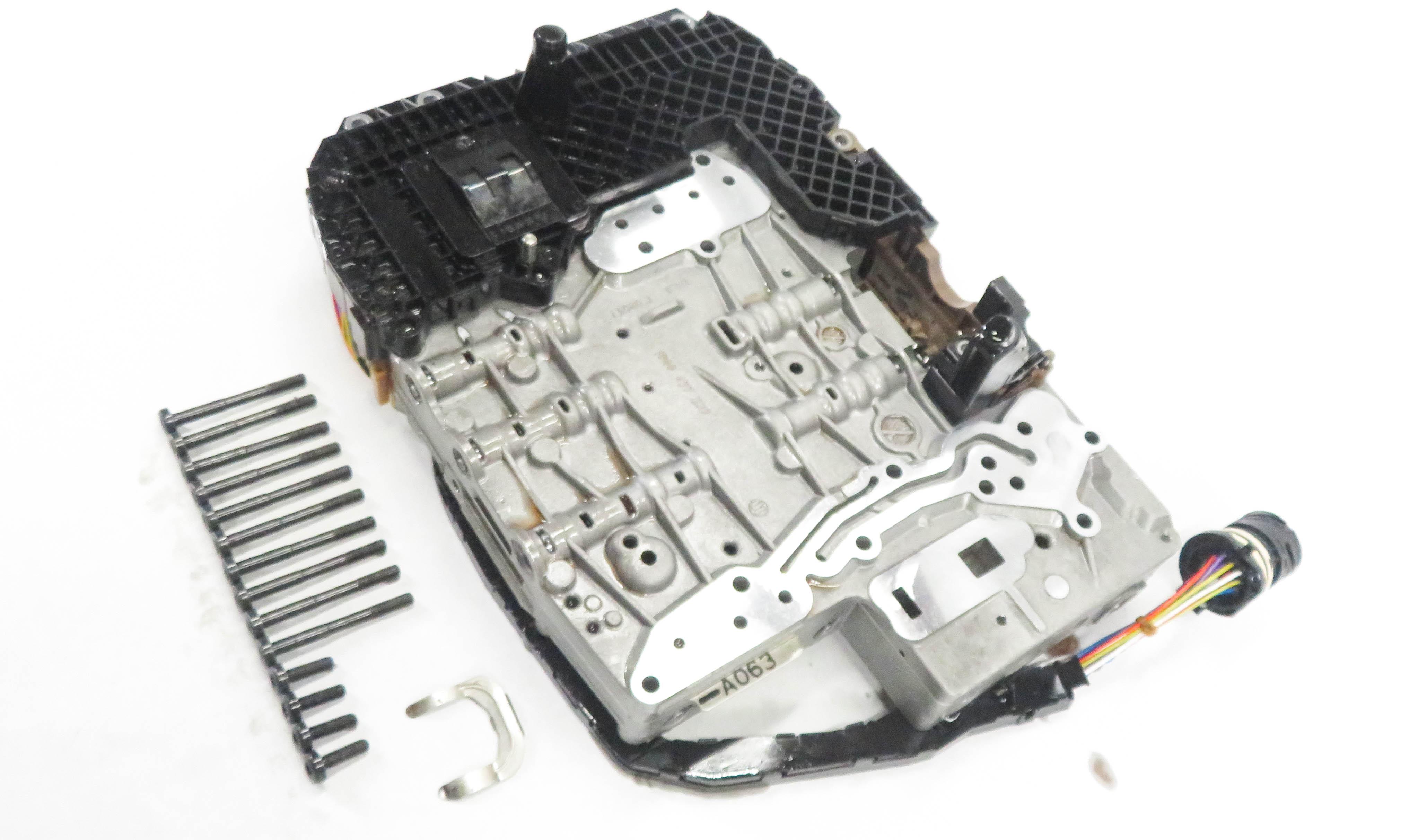09-10 AUDI A4 A5 (B8 8T) 2.0T TURBO AWD QUATTRO - A/T TRANSMISSION VALVE BODY — exact item pictured