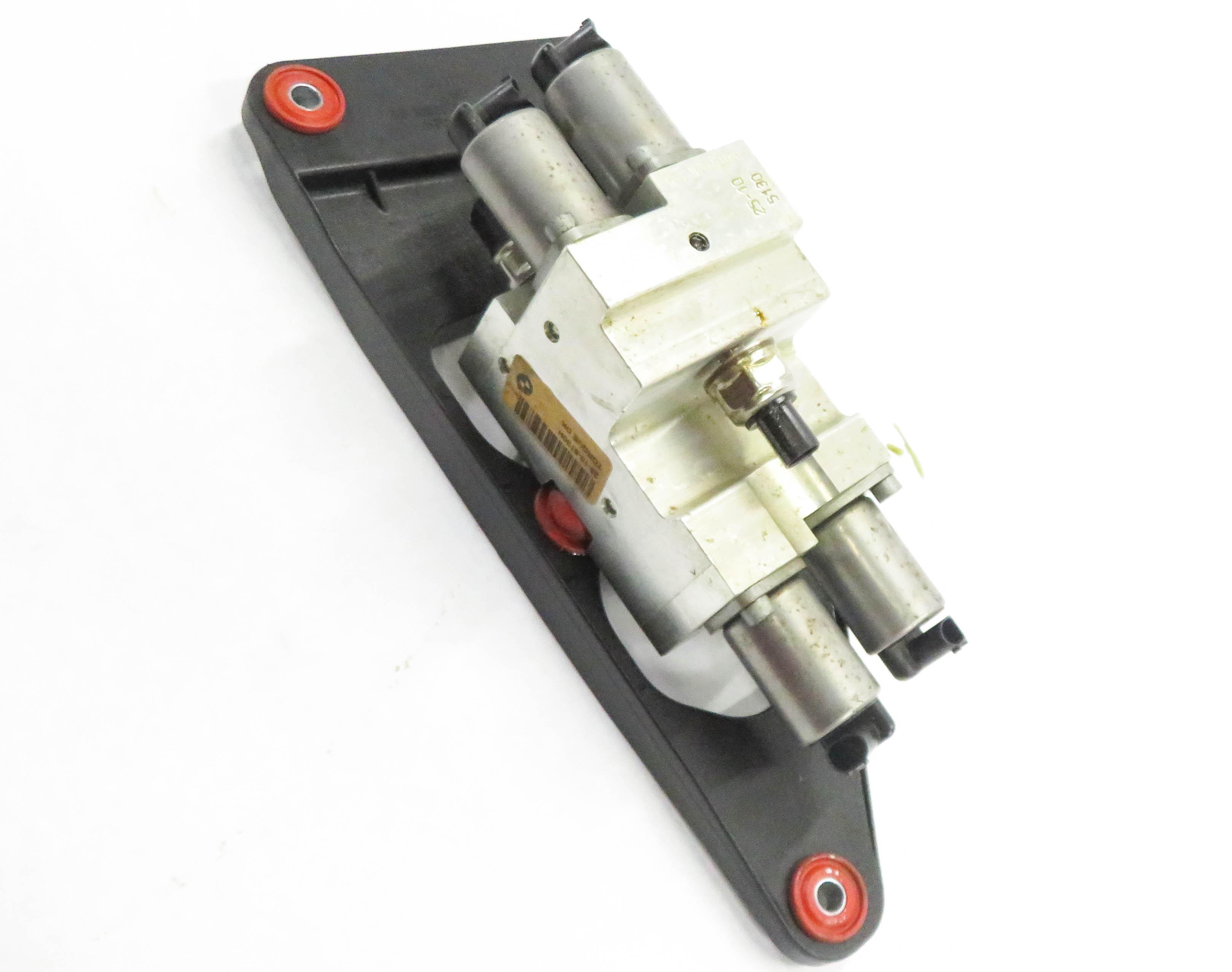 2011 BMW X5 (E70) 4.4L N63 TWIN TURBO - DYNAMIC DRIVE SUSPENSION VALVE BLOCK — exact item pictured