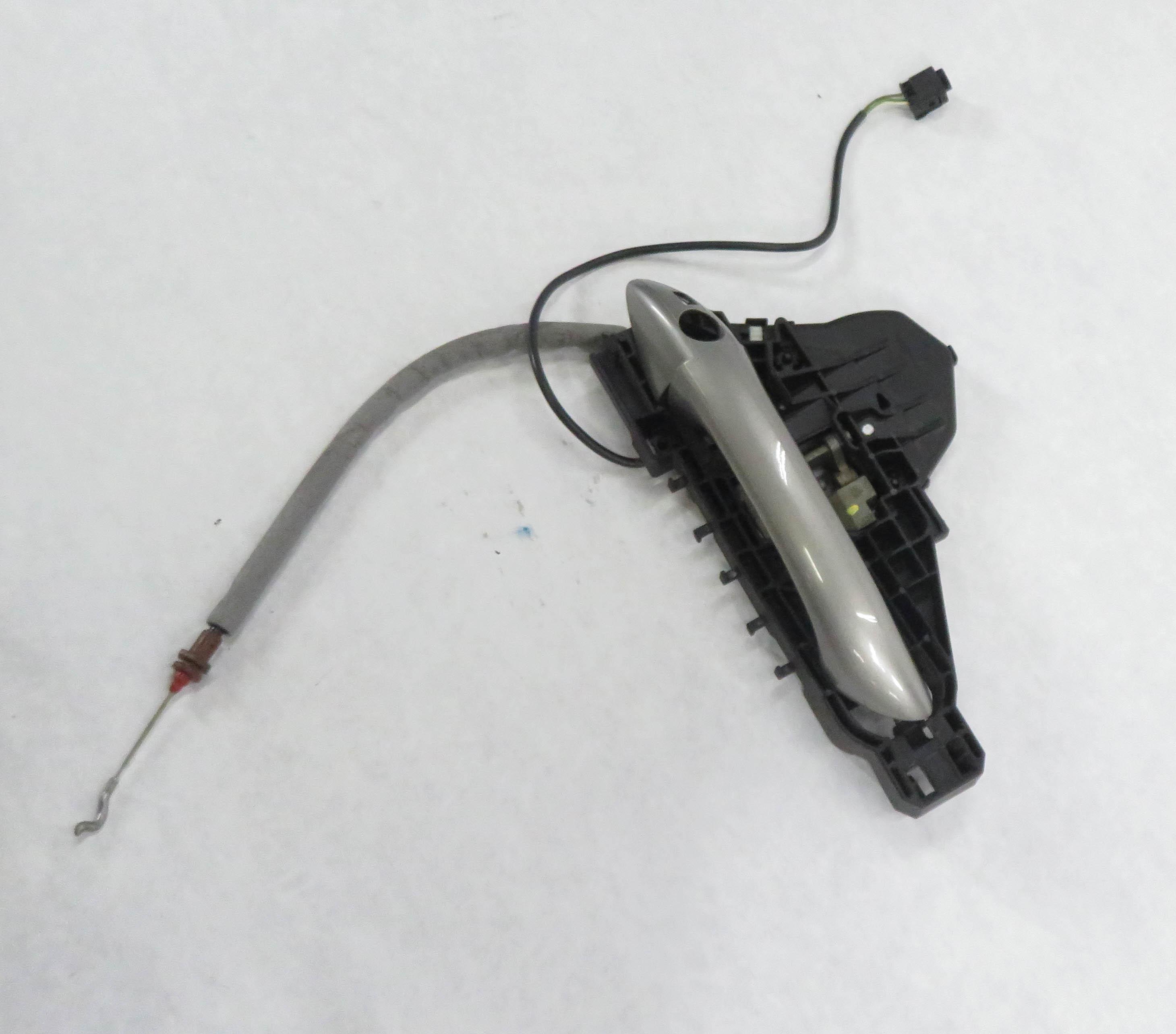 2006 MERCEDES ML350 (W164) LEFT FRONT EXTERIOR DOOR HANDLE (CUBANITE SILVER) — exact item pictured