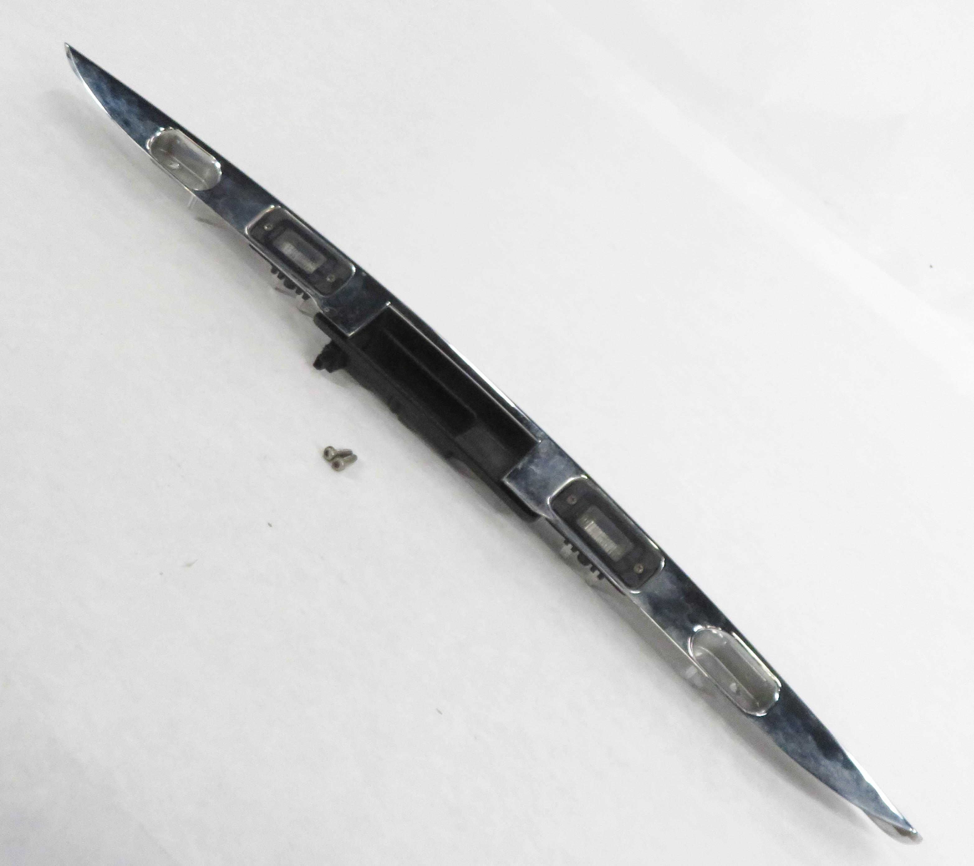 2006 MERCEDES BENZ ML350 (W164) REAR TRUNK RELEASE HANDLE w/ LICENSE LIGHTS — exact item pictured