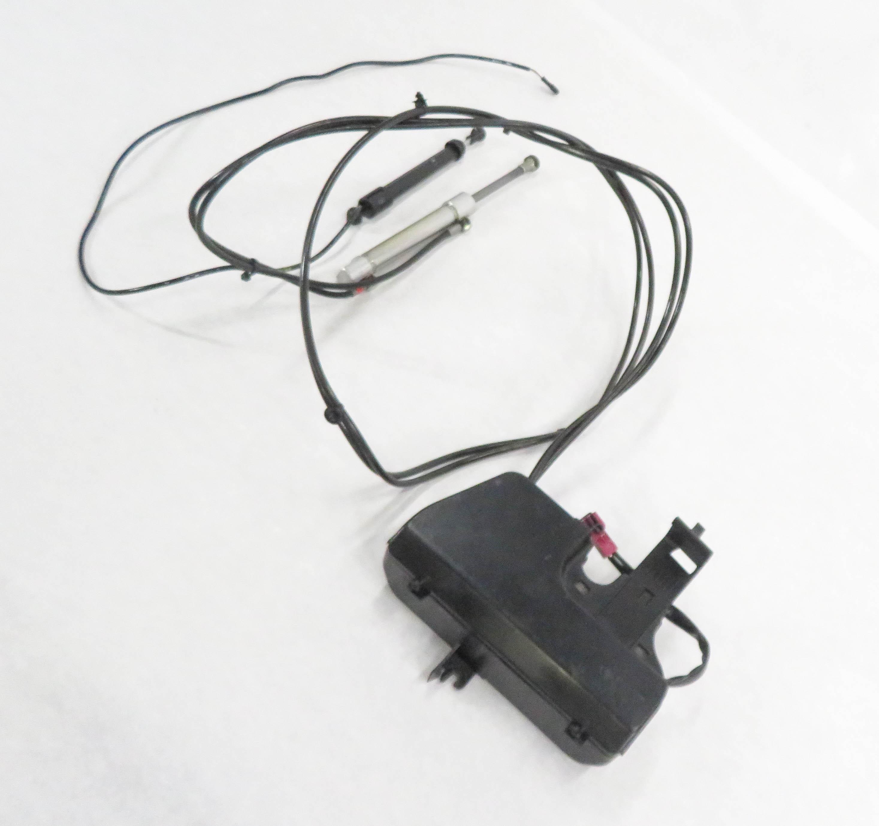 2006-2009 MERCEDES ML-CLASS (W164) REAR TRUNK LIFT MOTOR w/ RAM & LINES (3-PIN) — exact item pictured
