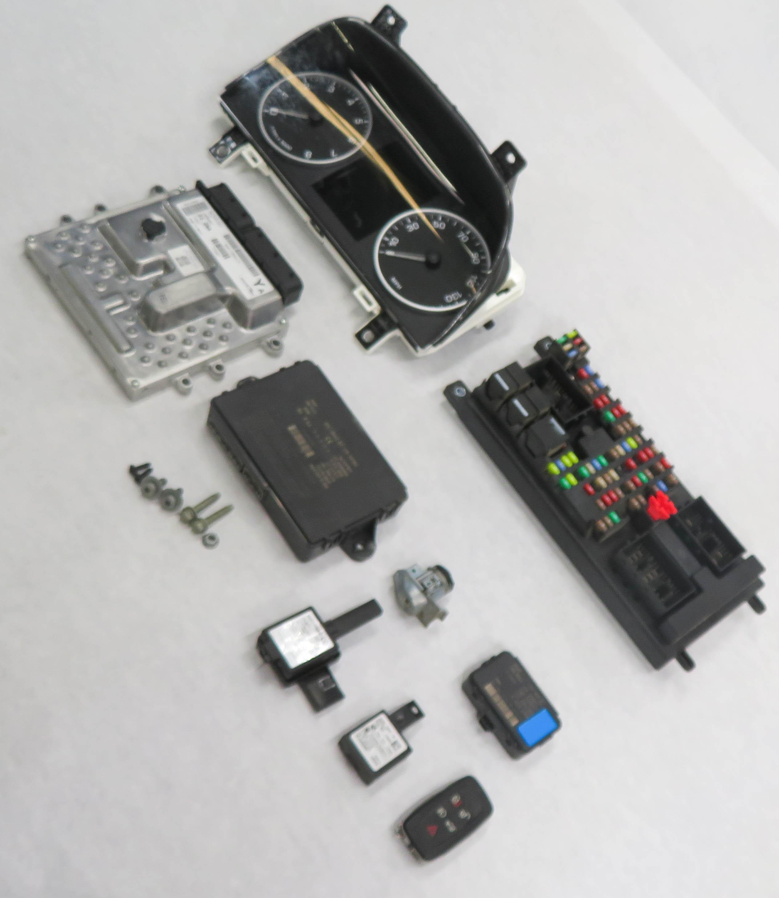 2011 LAND ROVER LR4 - 5.0L AJ133 ENGINE BODY FUSE BOX IMMOBILIZER MODULE KEY SET — exact item pictured