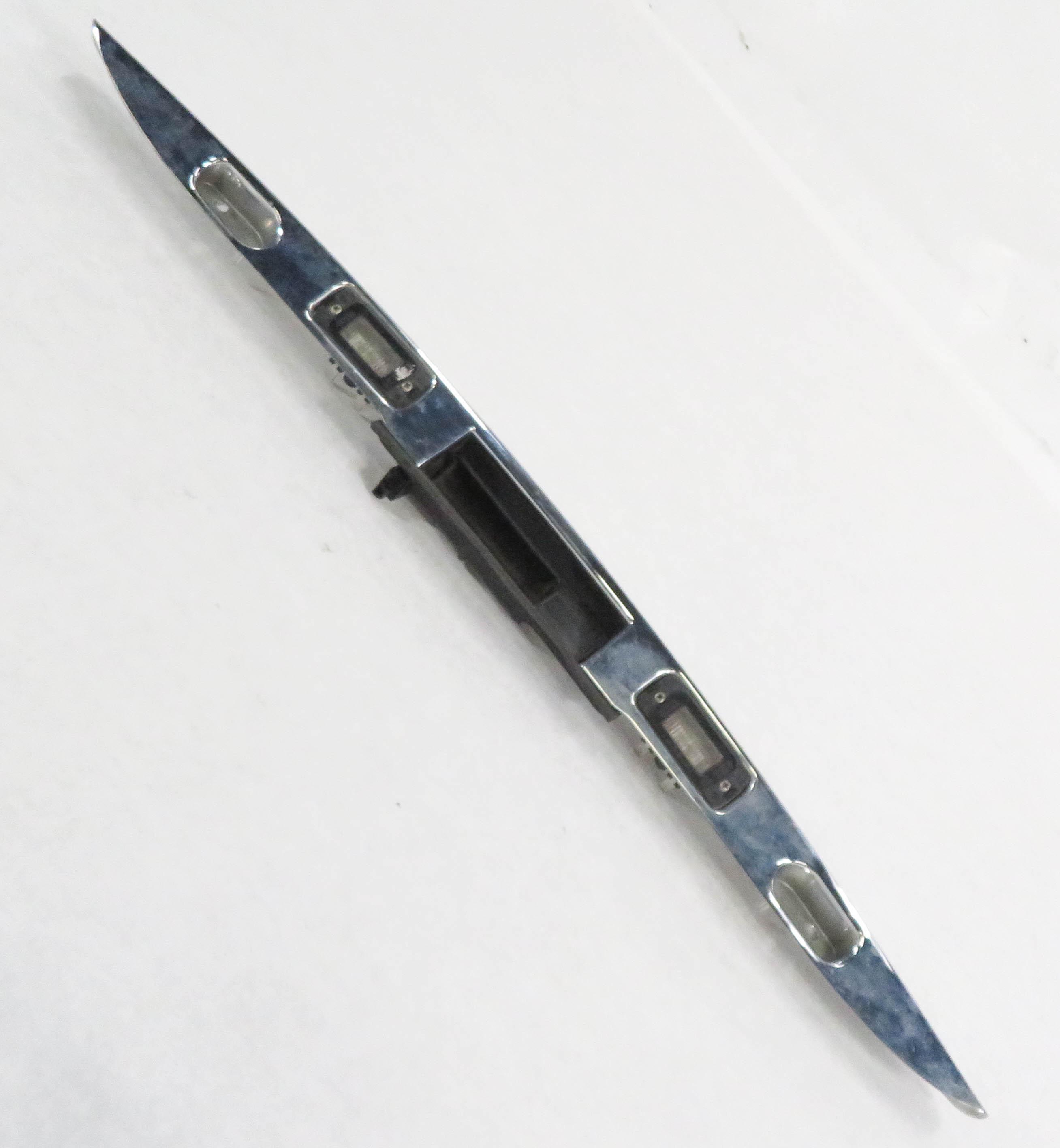 2006 MERCEDES ML500 (W164) REAR TRUNK RELEASE HANDLE w/ LICENSE LIGHTS (CHROME) — exact item pictured
