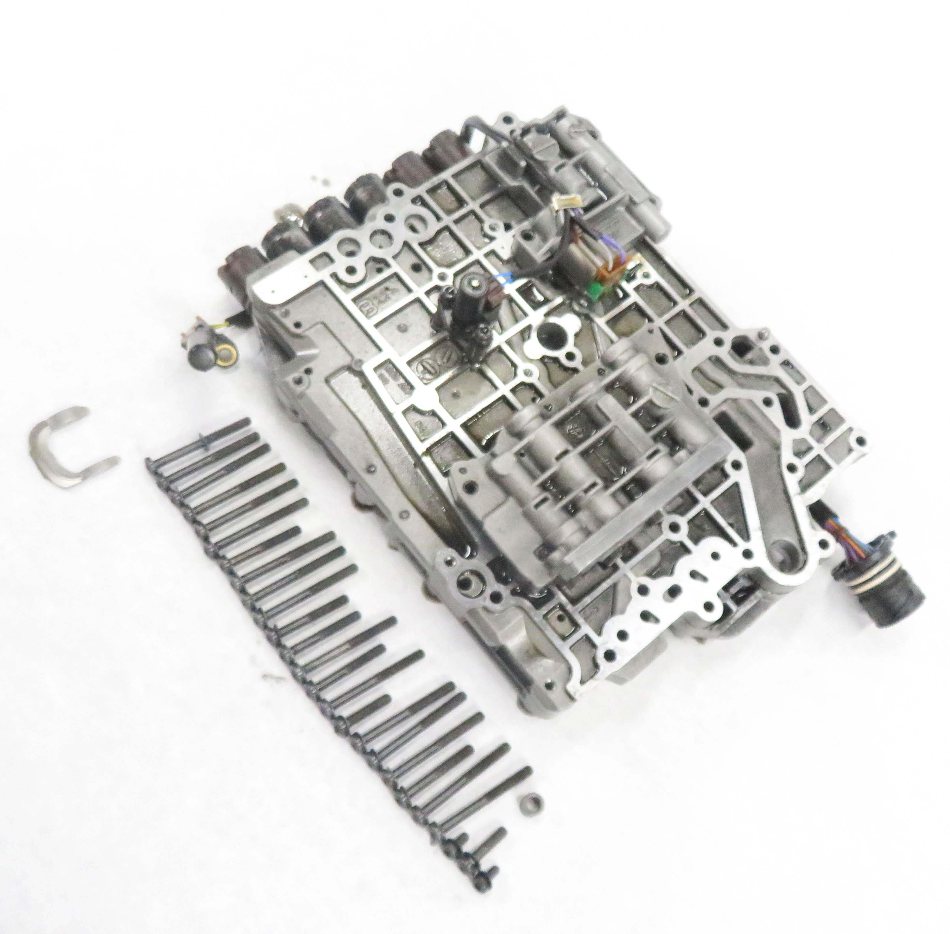 99 PORSCHE BOXSTER (986) 2.5L M96 ENGINE - A/T AUTOMATIC TRANSMISSION VALVE BODY — exact item pictured
