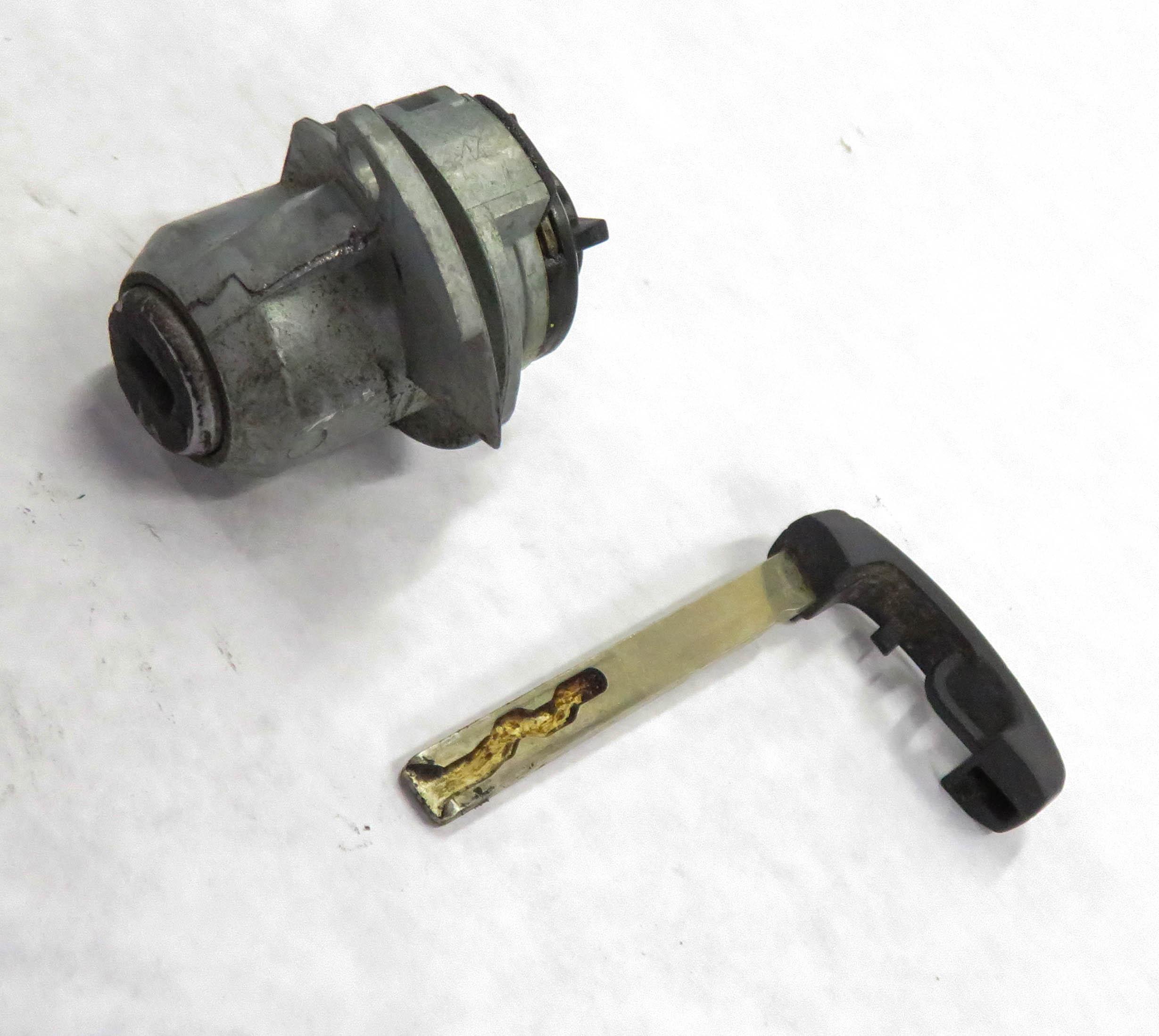 2011 BMW 535i (F10) LEFT FRONT DRIVER DOOR HANDLE LOCK CYLINDER w/ KEY — exact item pictured