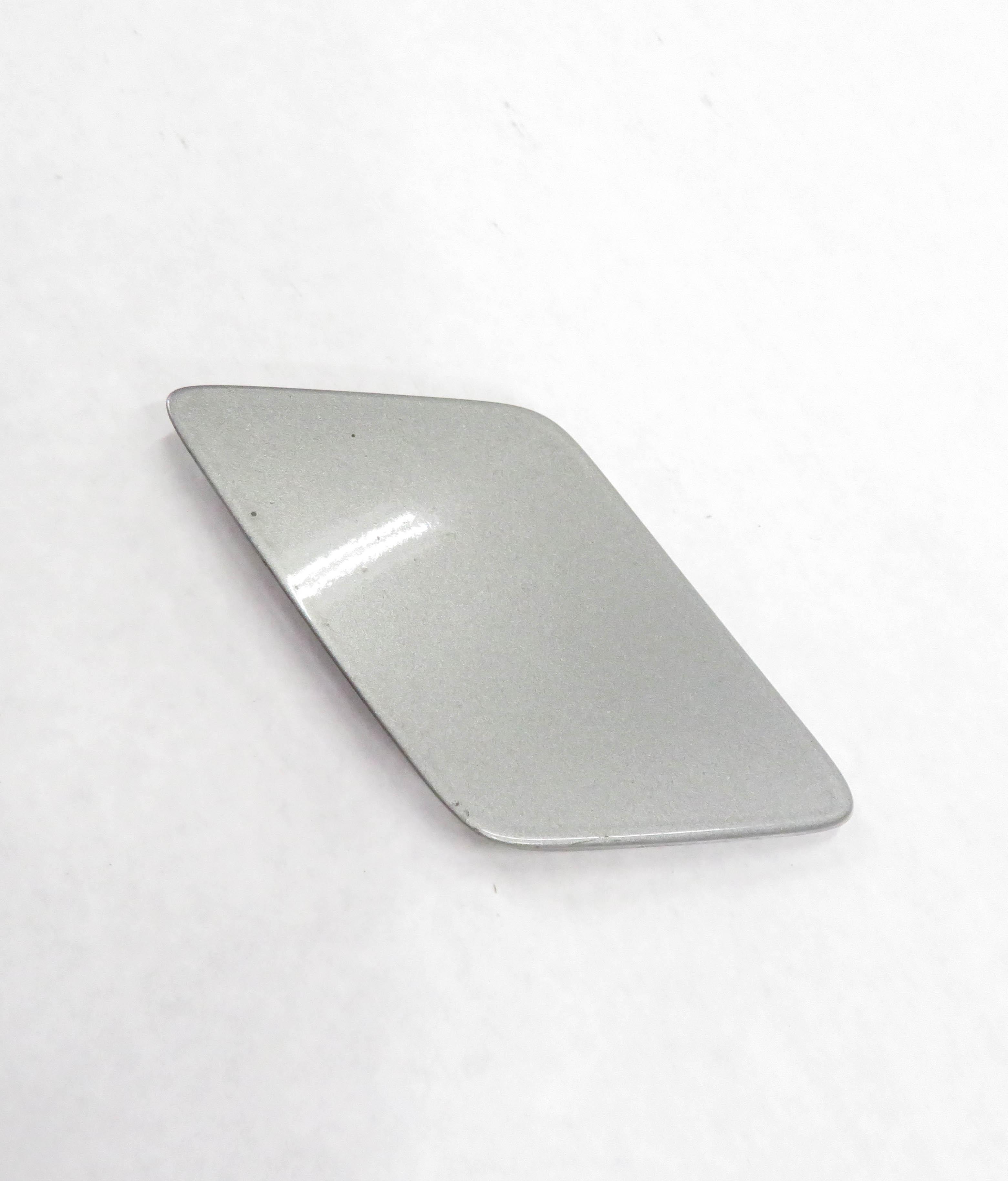 2010 MERCEDES BENZ S400 (W221) LEFT HEADLIGHT WASHER SQUIRTER TRIM (SILVER) — exact item pictured