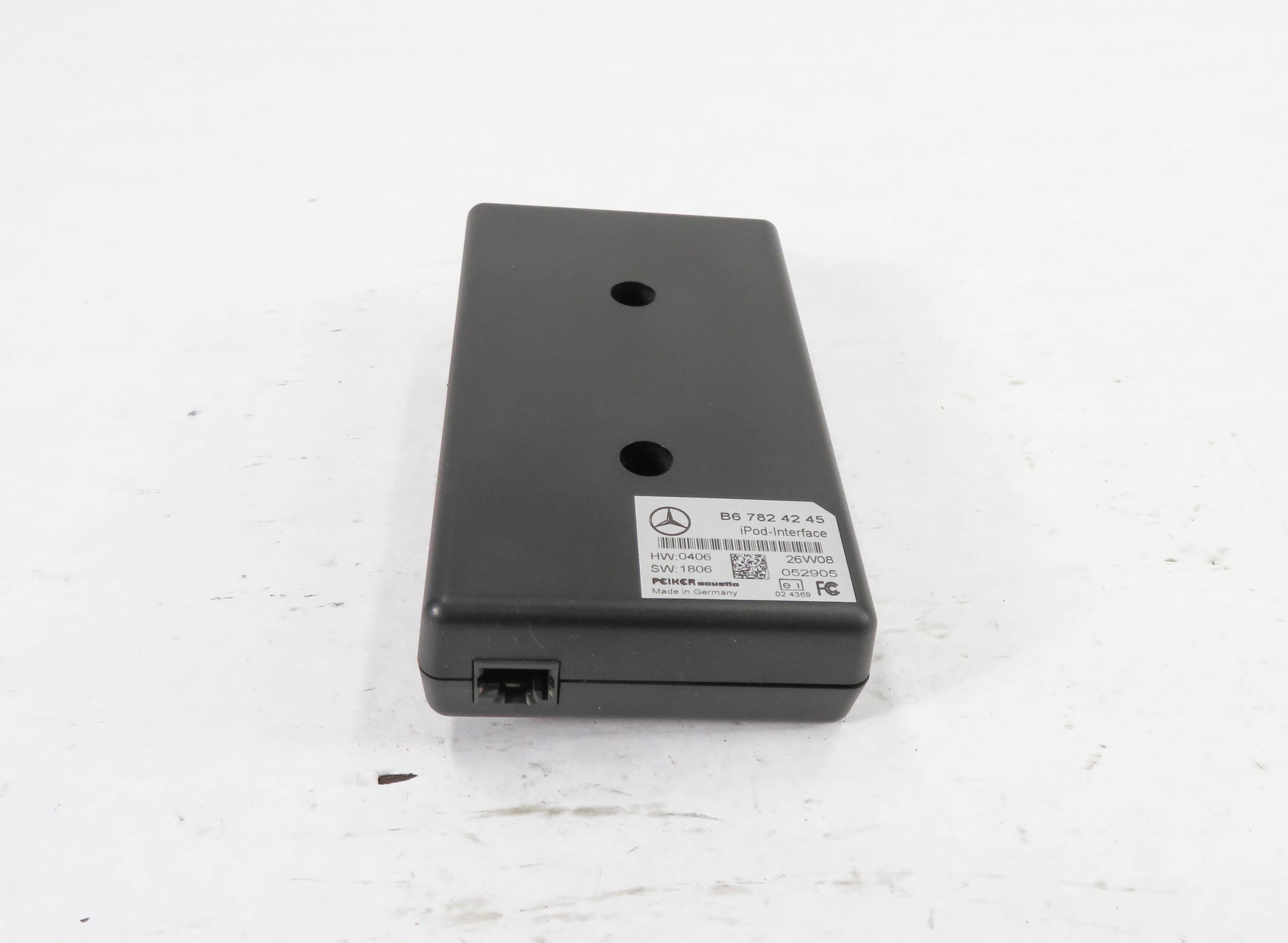 2009 MERCEDES BENZ S550 (W221) RADIO STEREO i-POD INTERFACE CONTROL MODULE — exact item pictured