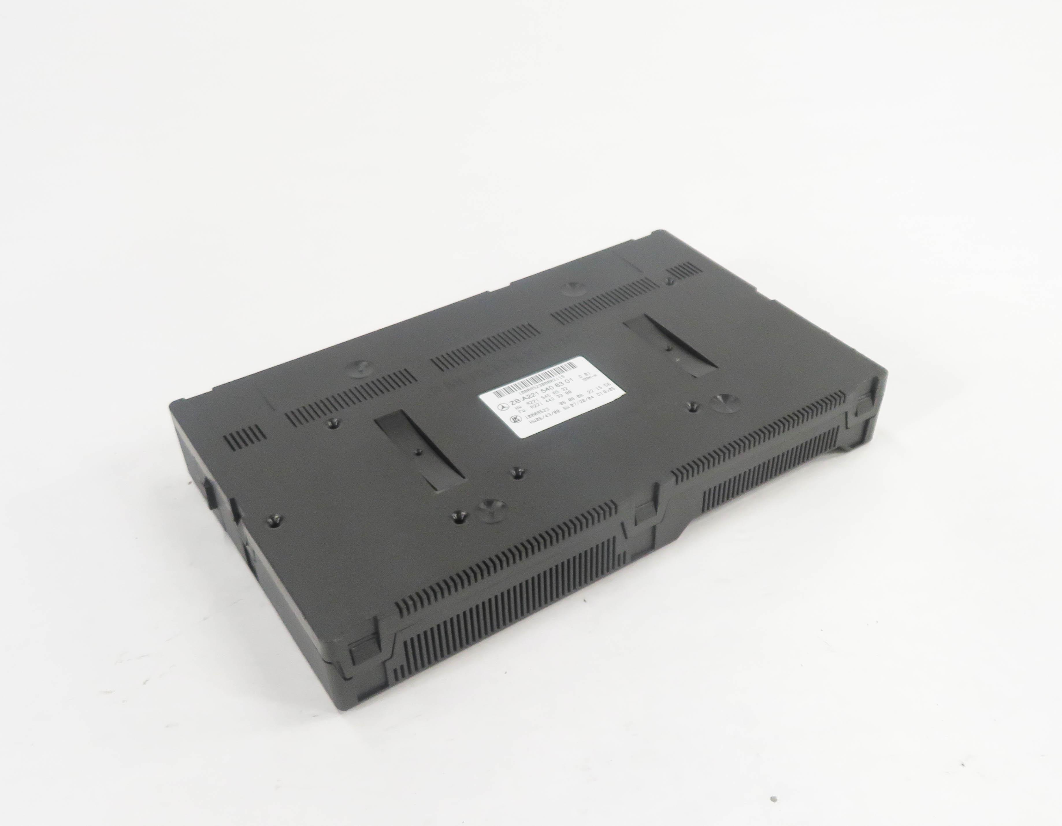 2009 MERCEDES BENZ S550 (W221) REAR SIGNAL ACQUISITION CONTROL MODULE (SAM) — exact item pictured