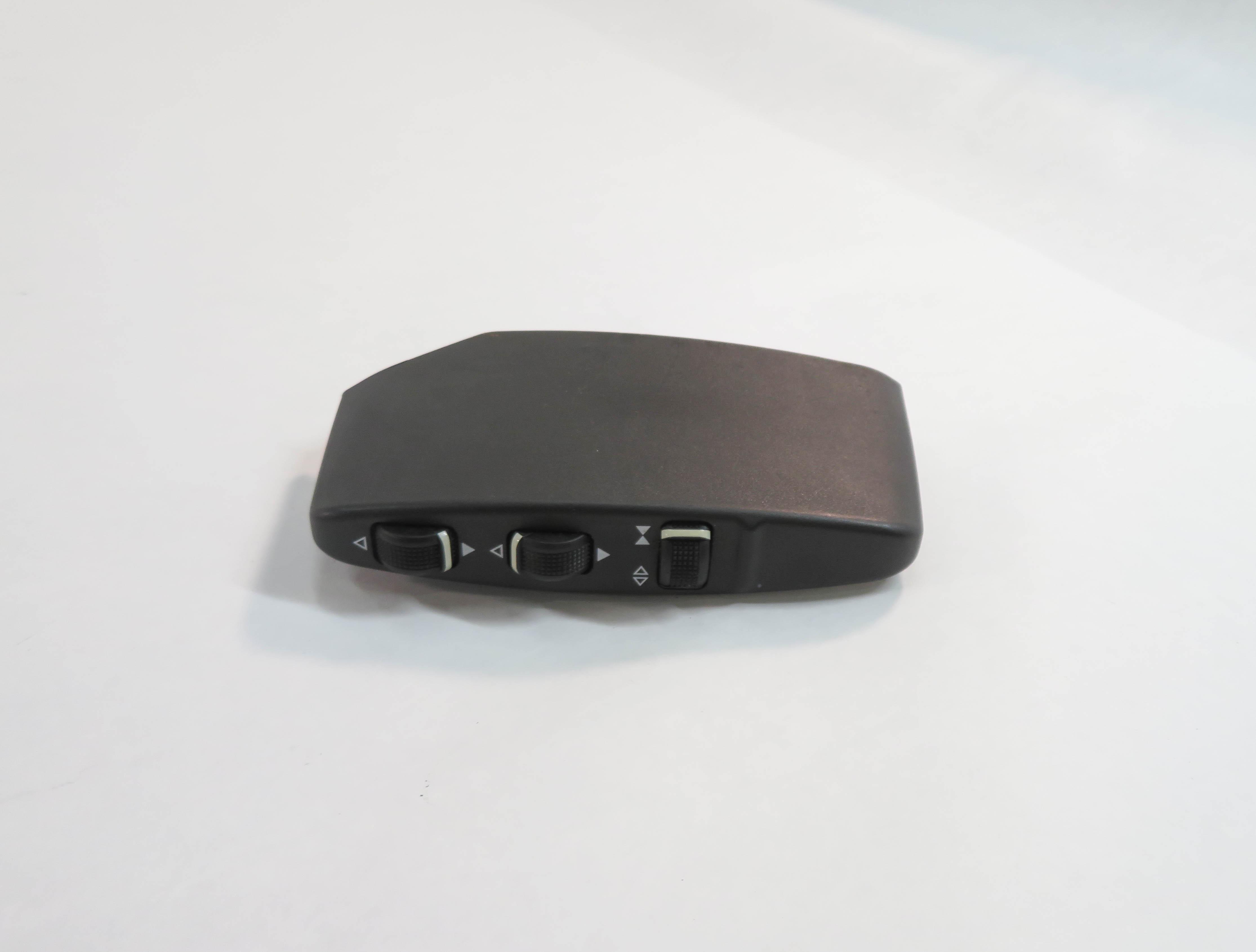 2010 MERCEDES E550 (C207) COUPE - RIGHT PASSENGER LUMBAR SEAT ADJUSTMENT SWITCH — exact item pictured