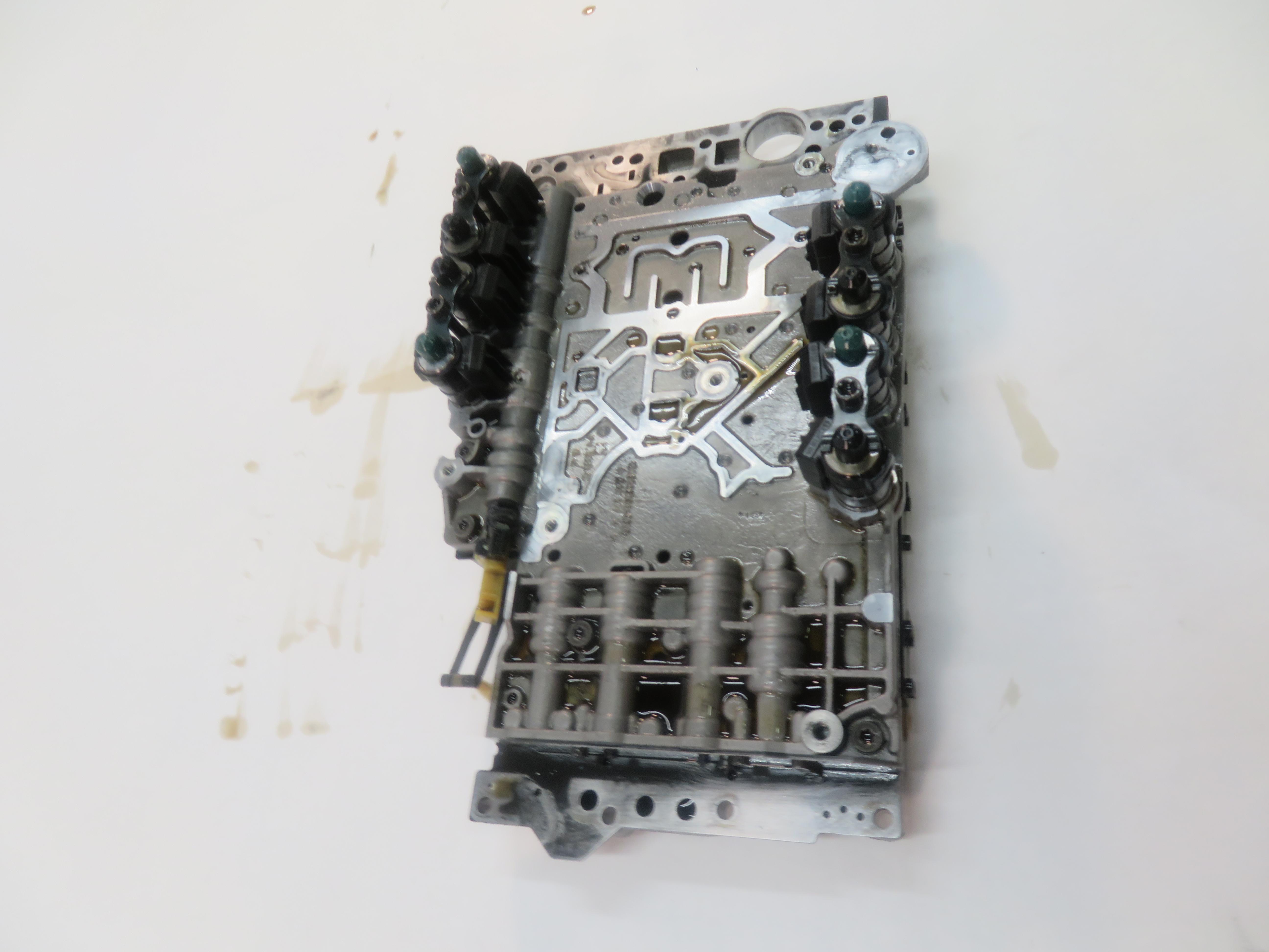 2010-2011 MERCEDES E550 (A207 C207) A/T AUTOMATIC TRANSMISSION VALVE BODY BLOCK — exact item pictured