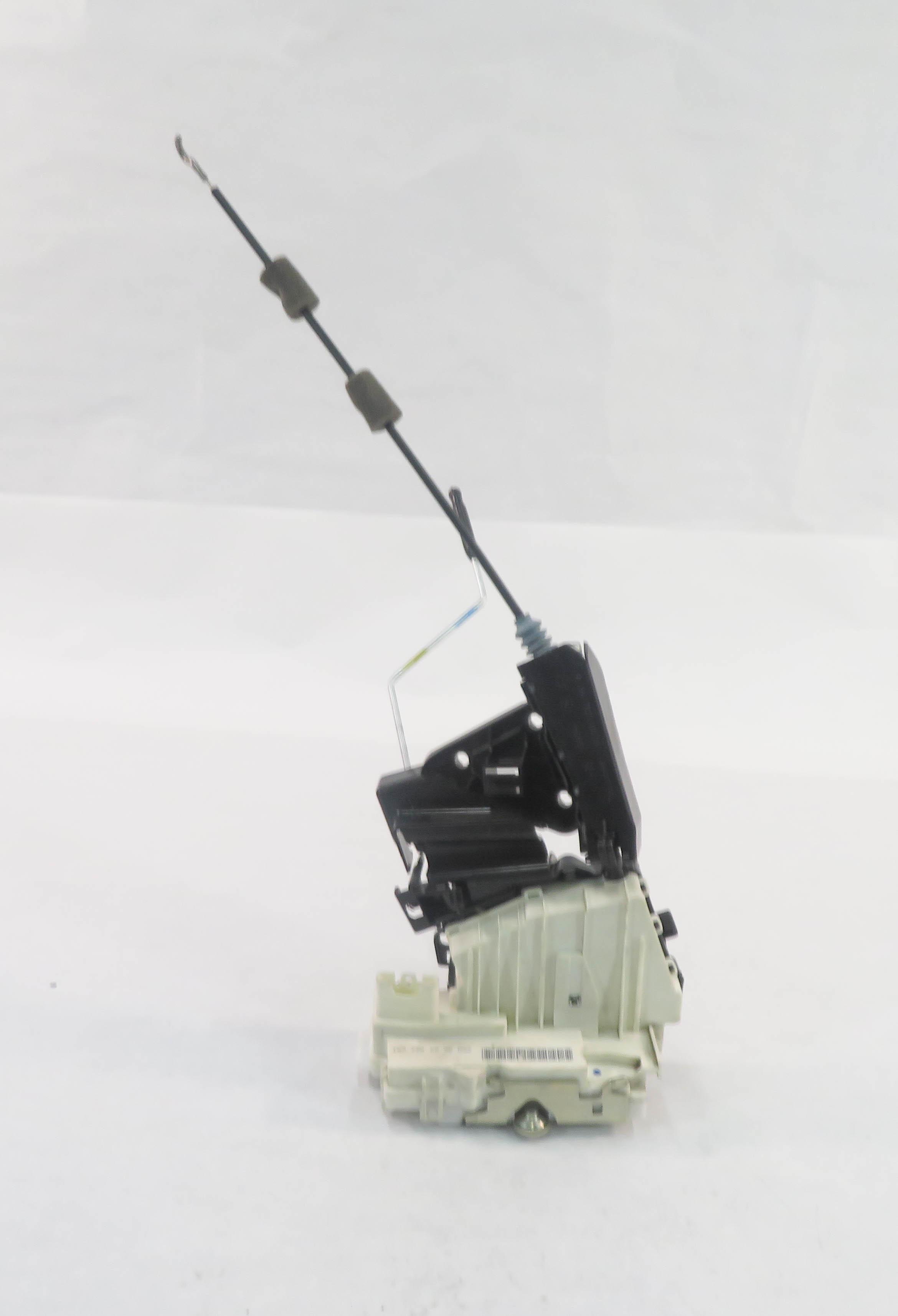 07-12 MB GL320 GL350 GL450 GL550 ML320 ML350 RIGHT FRONT KEYLESS GO DOOR LATCH — exact item pictured
