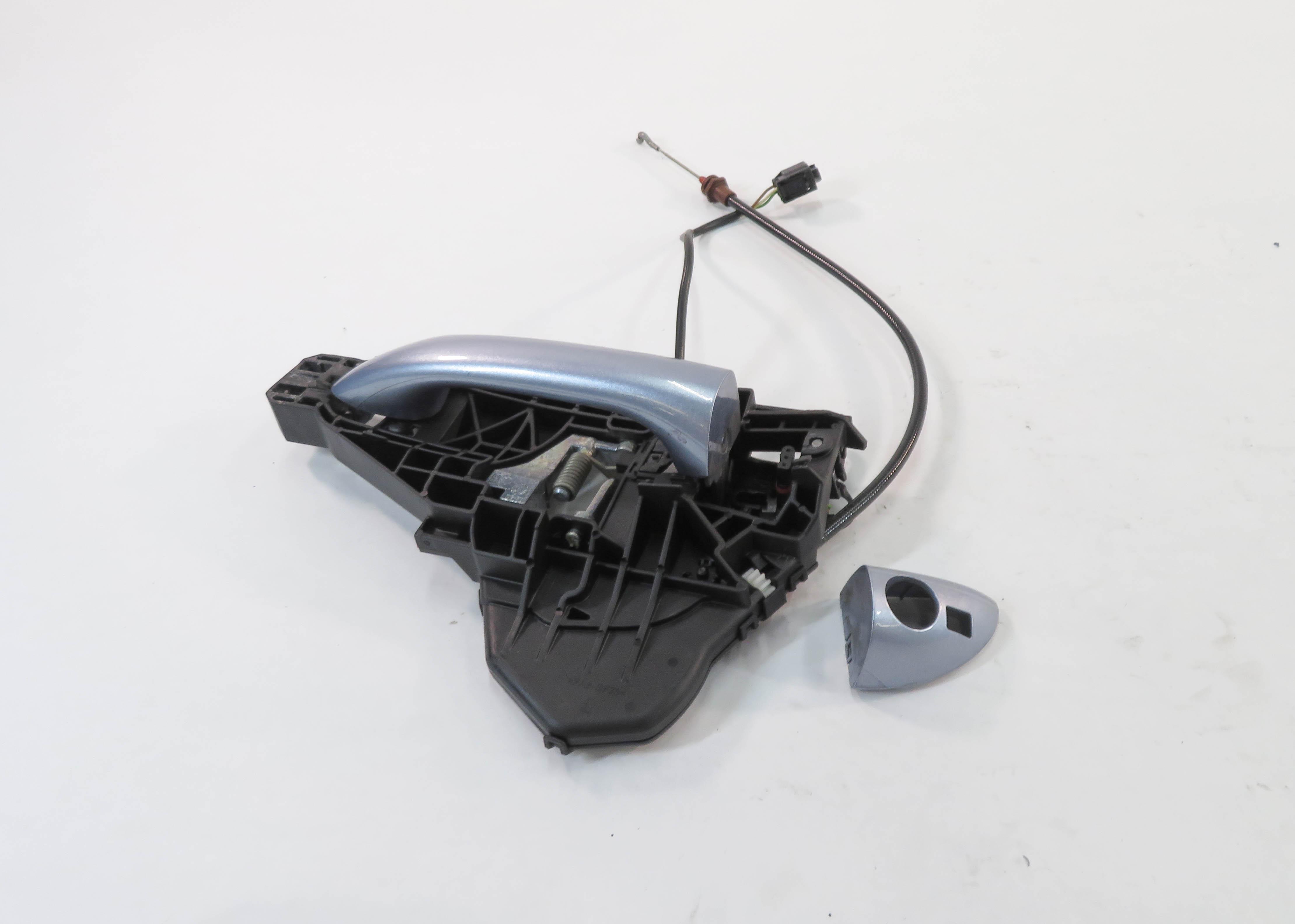 2010 MERCEDES ML350 (W164) LEFT FRONT DRIVER KEYLESS GO DOOR HANDLE (BLUE 349U) — exact item pictured