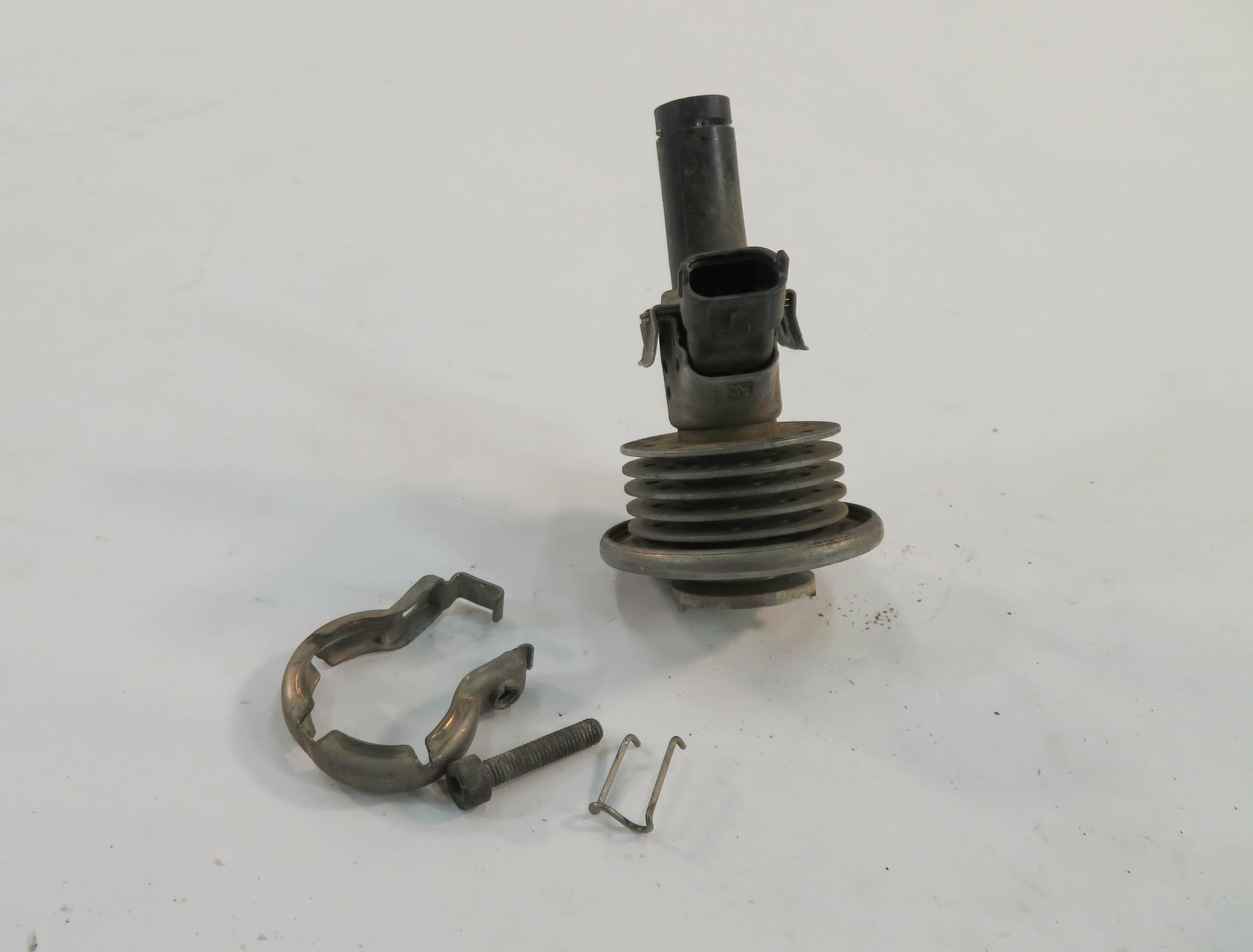 2011 MERCEDES E350 (W212) 3.0L OM642 DIESEL ENGINE - DEF FLUID INJECTOR NOZZLE — exact item pictured