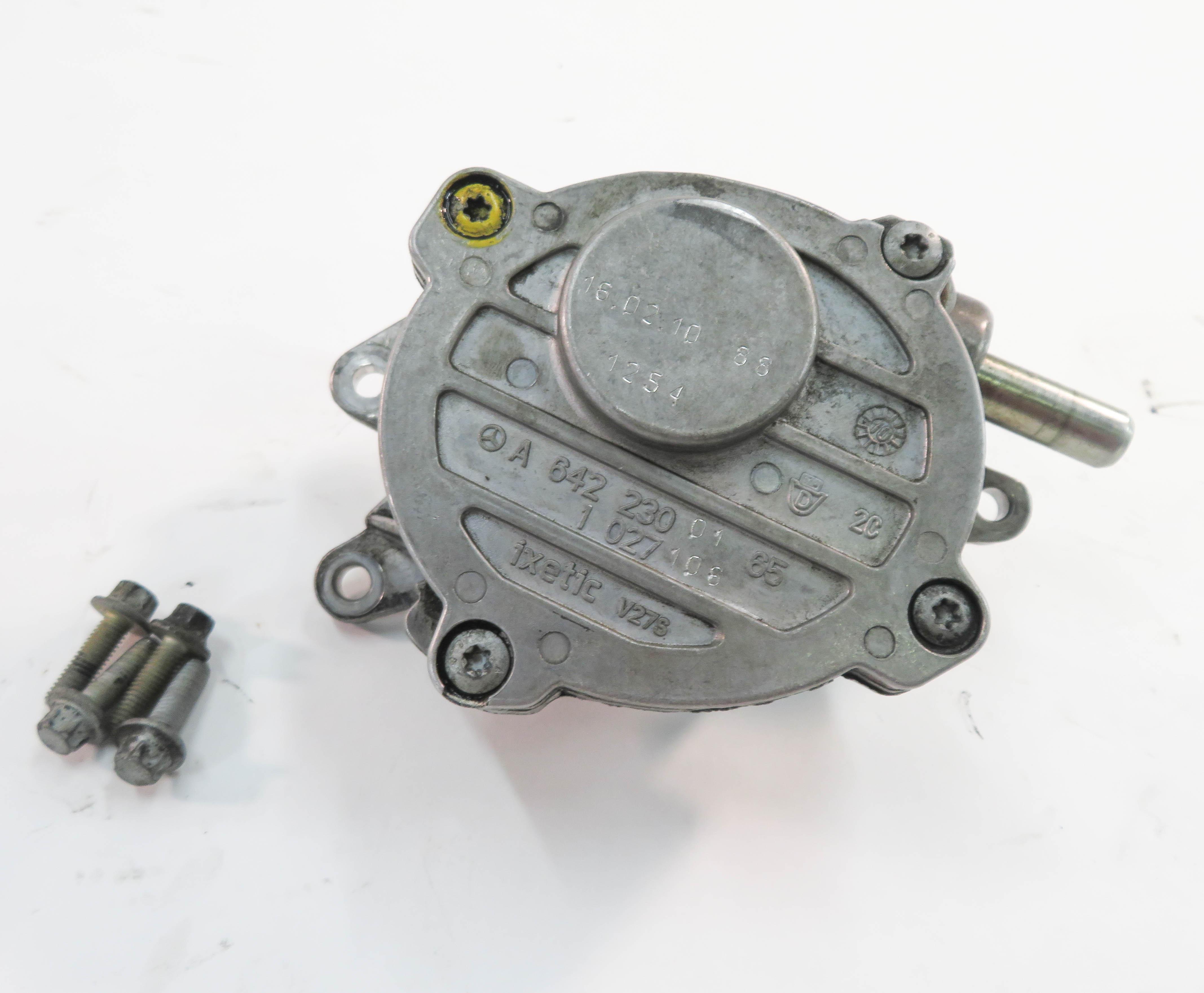08-13 MERCEDES E320 E350 GL320 GL350 ML320 ML350 R350 - 3.0L DIESEL VACUUM PUMP — exact item pictured