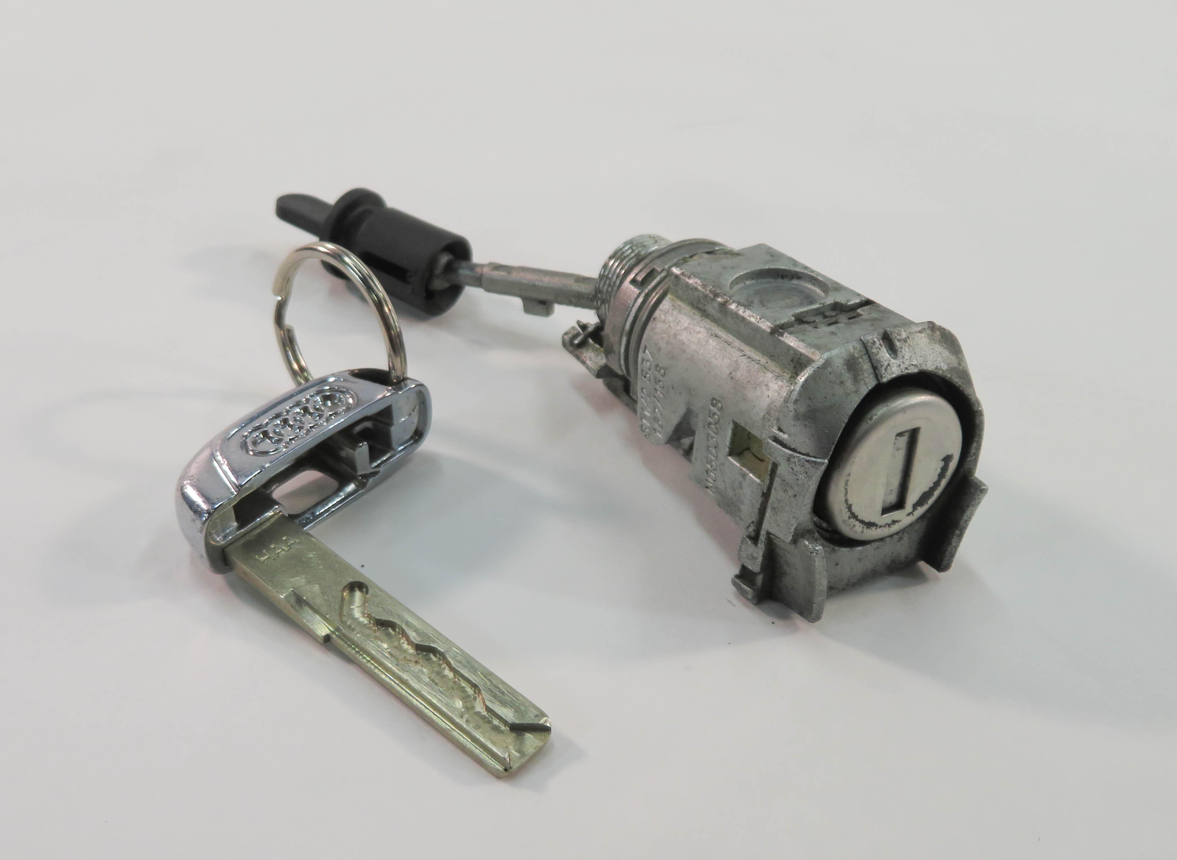 2010 AUDI A5 COUPE (B8 8T) FRONT LEFT DRIVER DOOR HANDLE LOCK CYLINDER w/KEY SET — exact item pictured