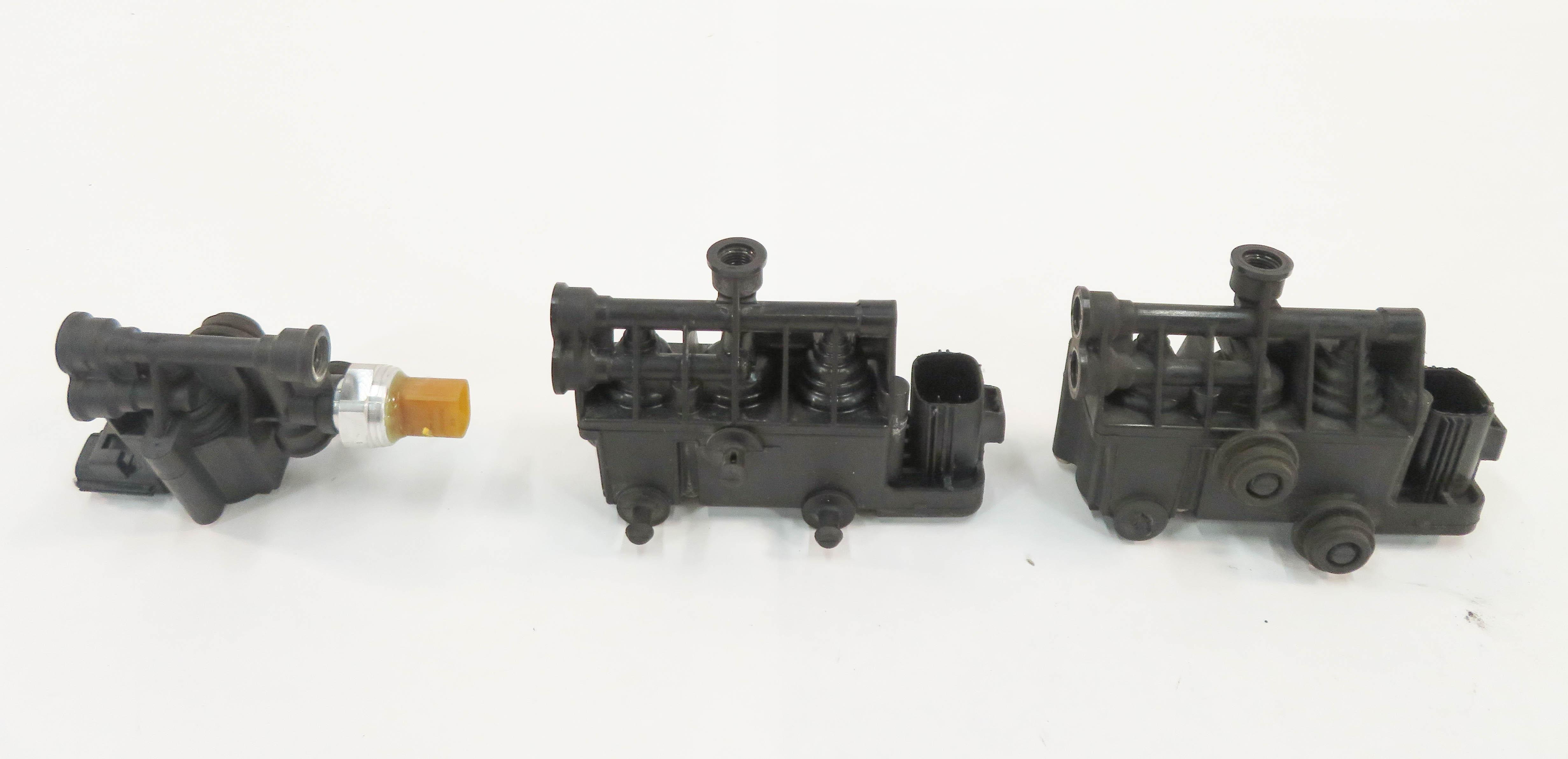 2010 RANGE ROVER SPORT (L320) AIR SUSPENSION TRANSFER RELIEF VALVE BLOCK SET-3 — exact item pictured
