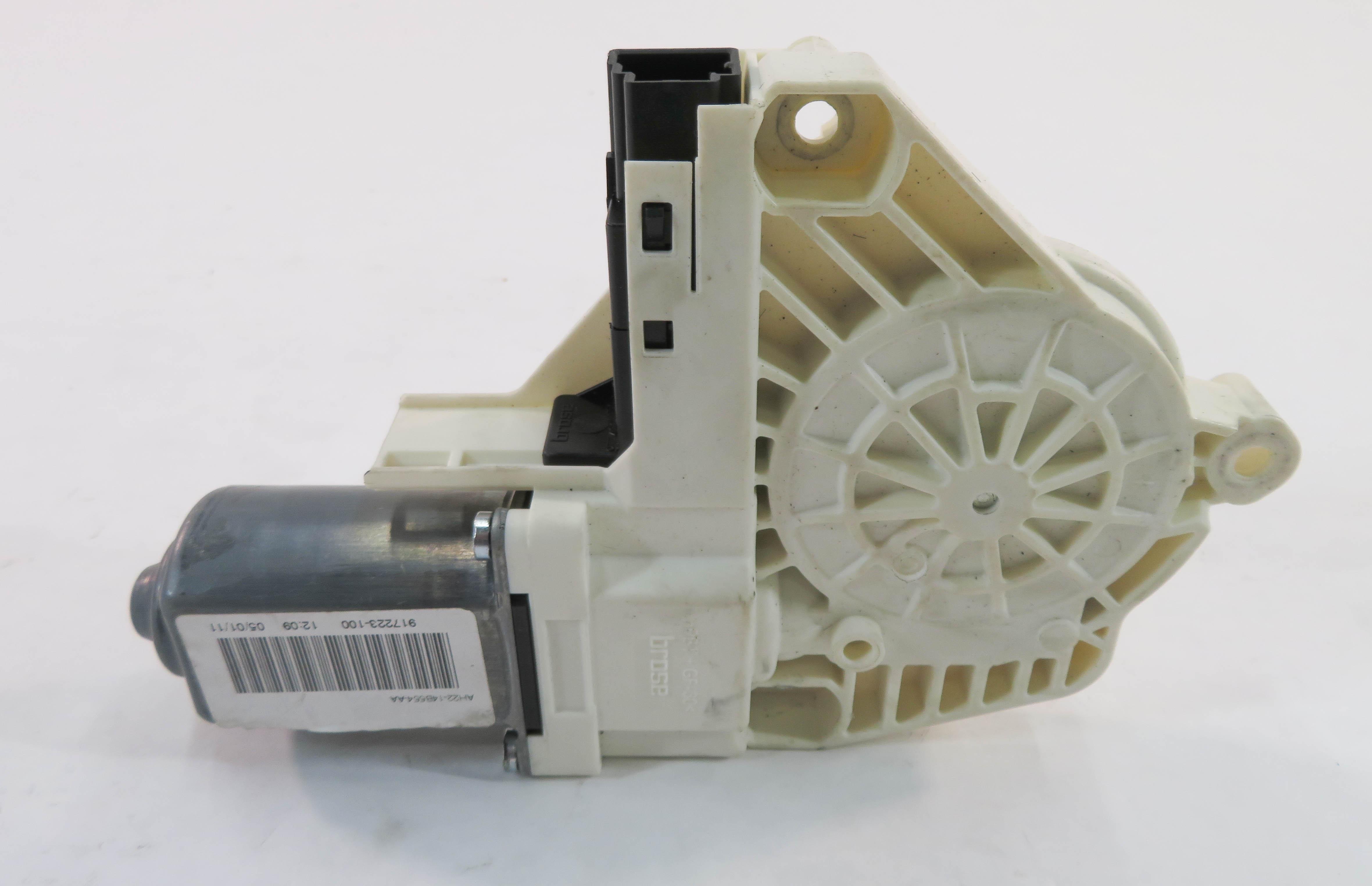 2010-2016 LR4 RANGE ROVER SPORT (L320) RIGHT SIDE REAR DOOR POWER WINDOW MOTOR — exact item pictured