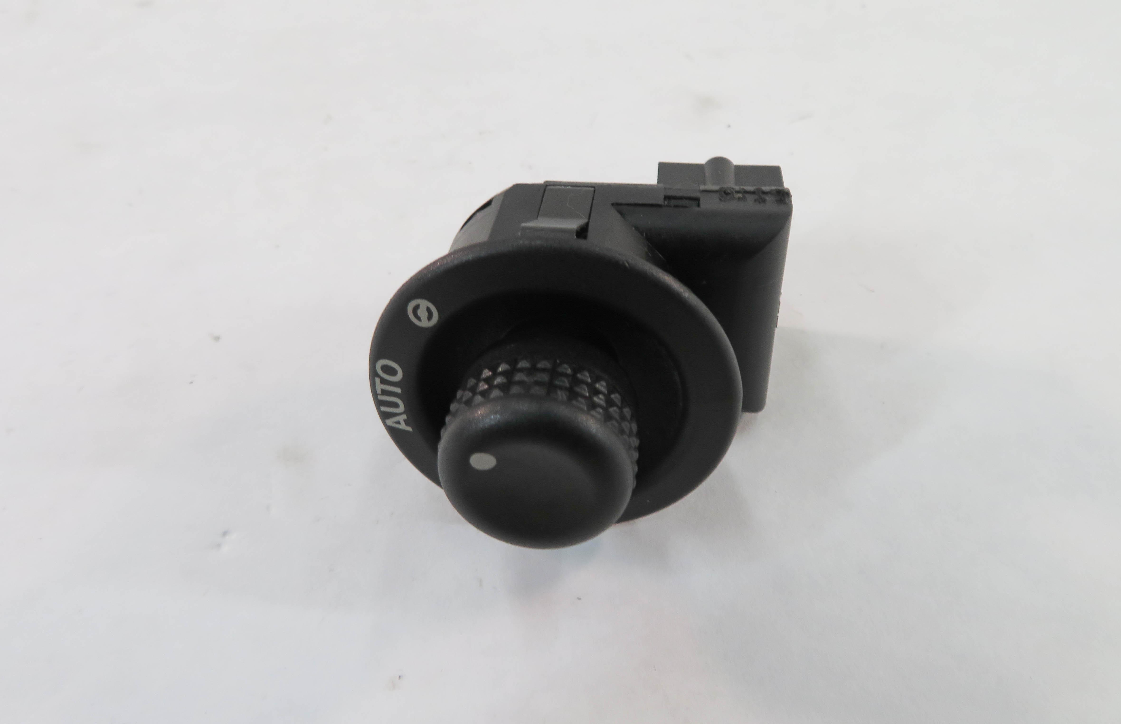 2010 RANGE ROVER SPORT (L320) STEERING COLUMN ADJUSTMENT SWITCH — exact item pictured