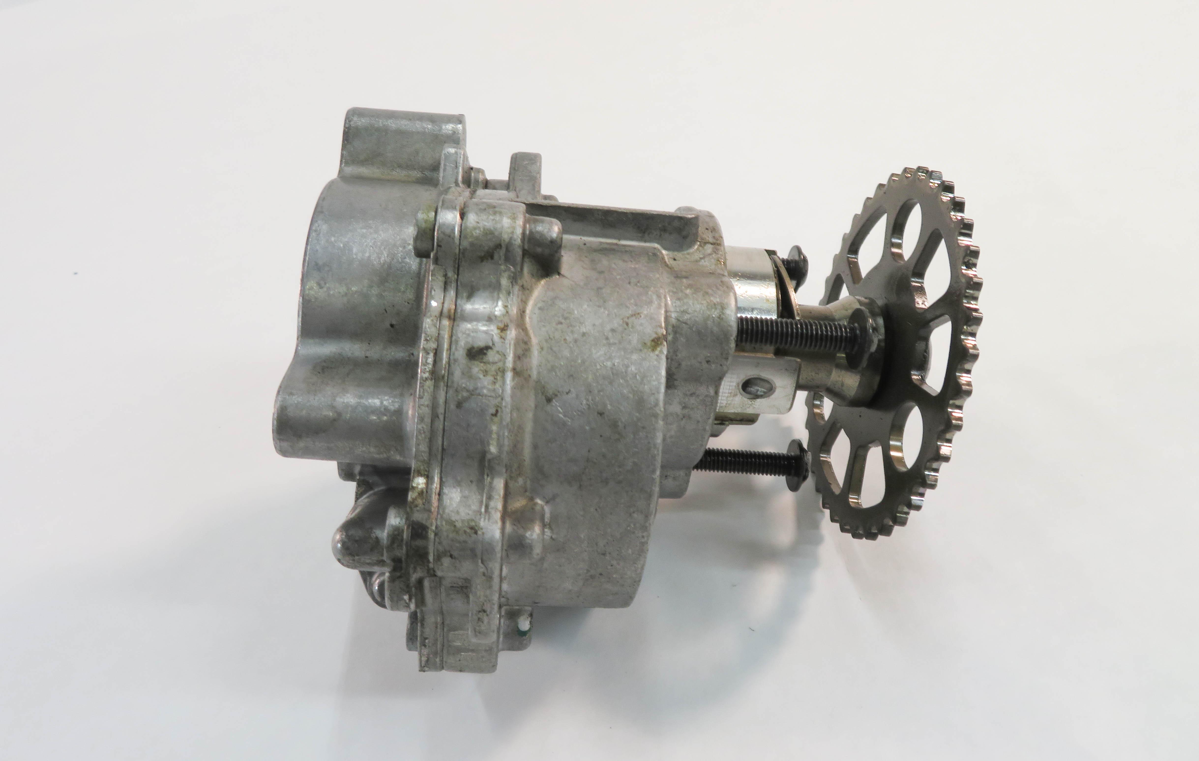 10-12 BMW 135i 335i 535i 640i X3 X5 X6 (E87 E90 E70) 3.0L N55 BRAKE VACUUM PUMP — exact item pictured
